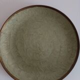 Plat cloisonné et laiton