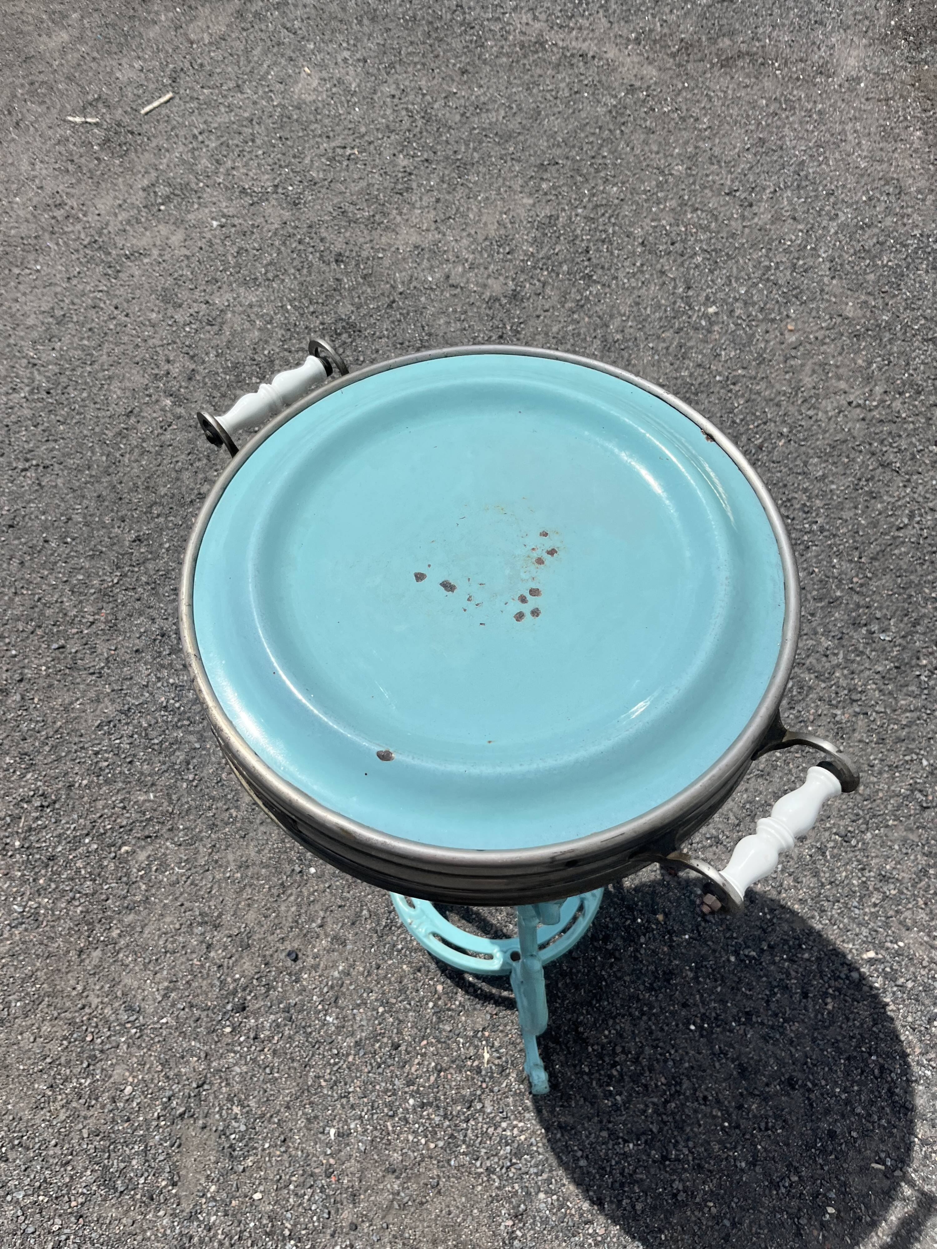 Antique bistro heating table "Le Coquet", enamelled tray, piece by piece.