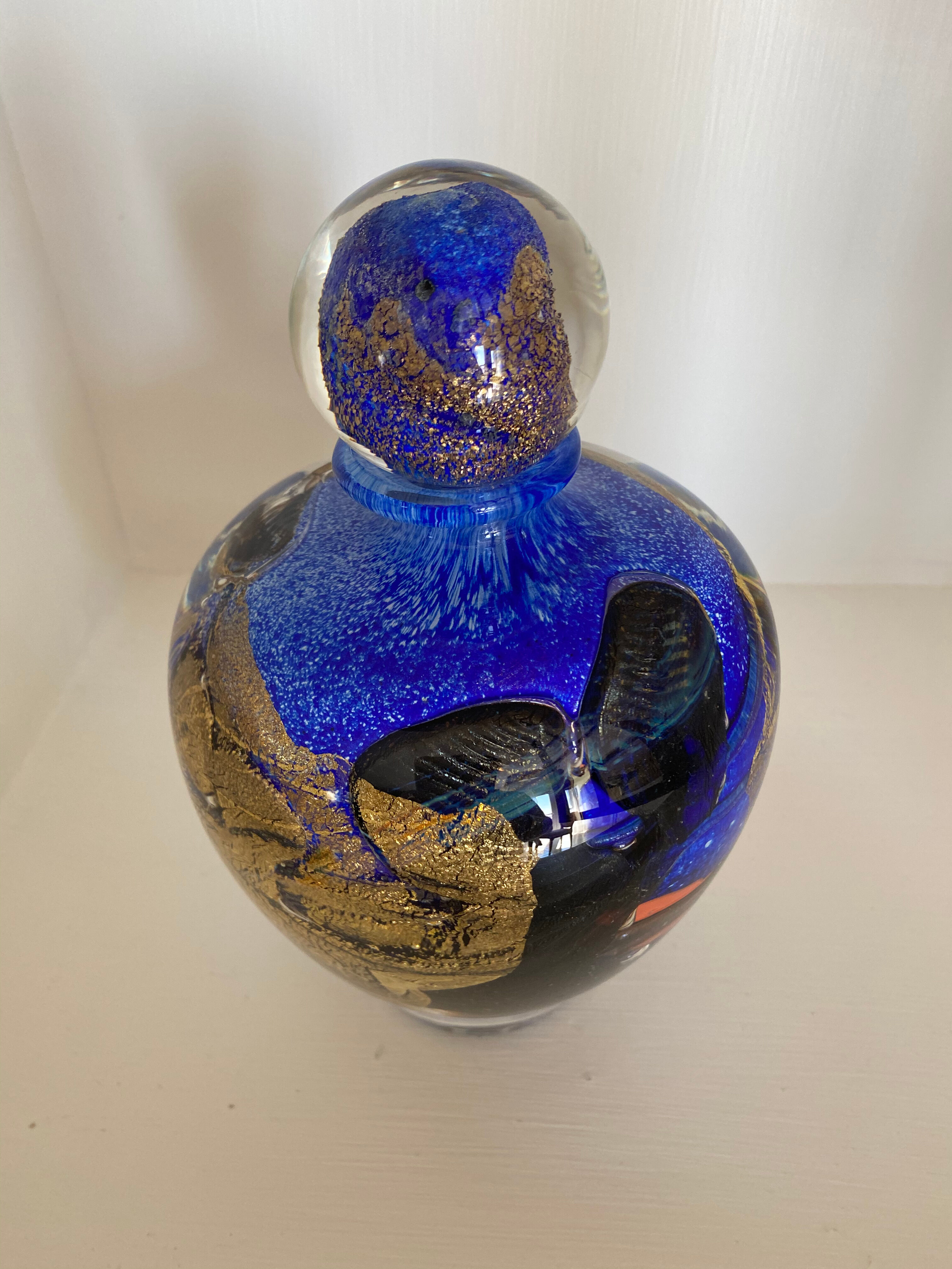 Ovoid bottle of master glassmaker Jean-Claude Novaro in perfect condition