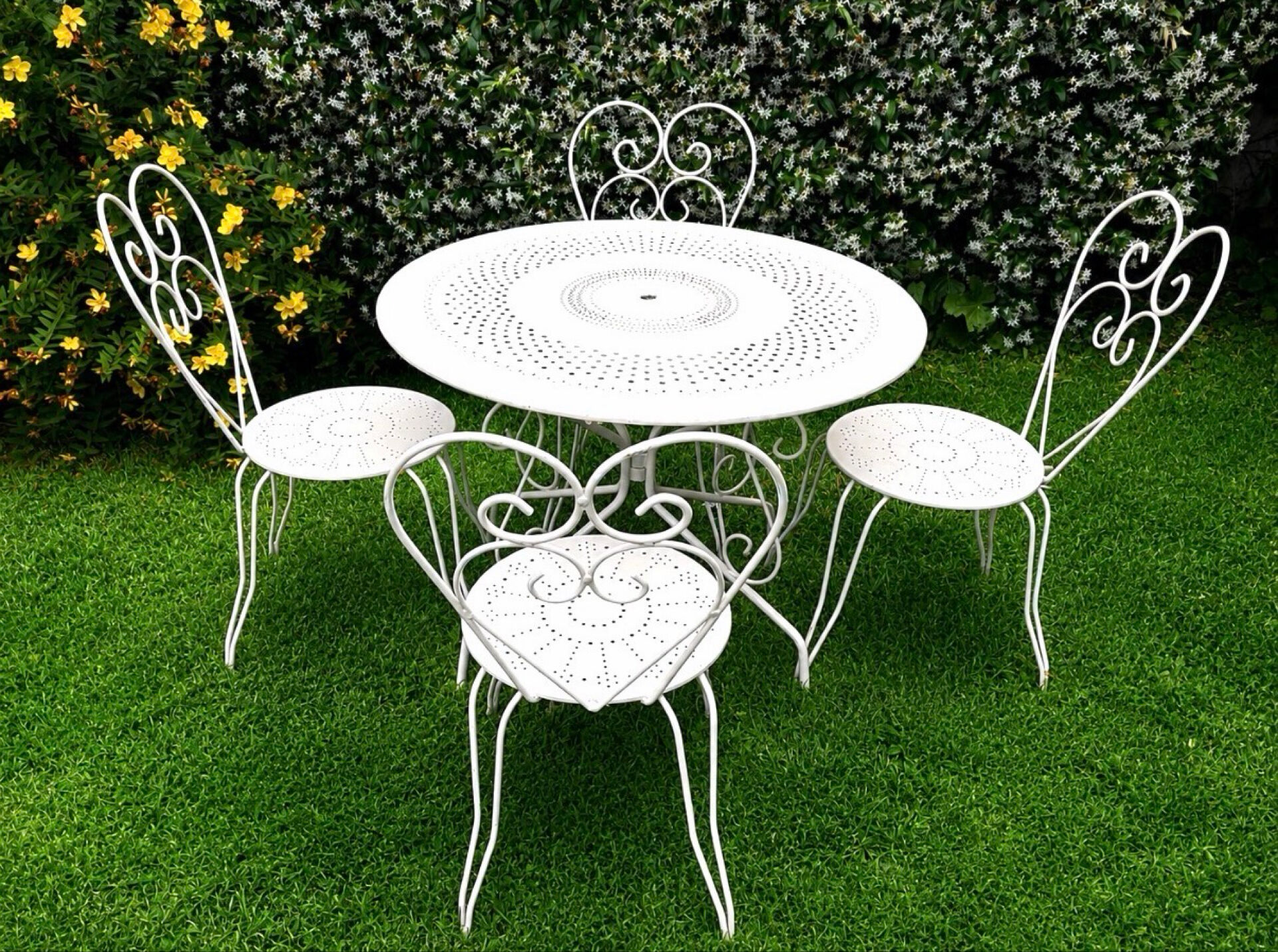 Salon de jardin rétro en fer forgé des années 50