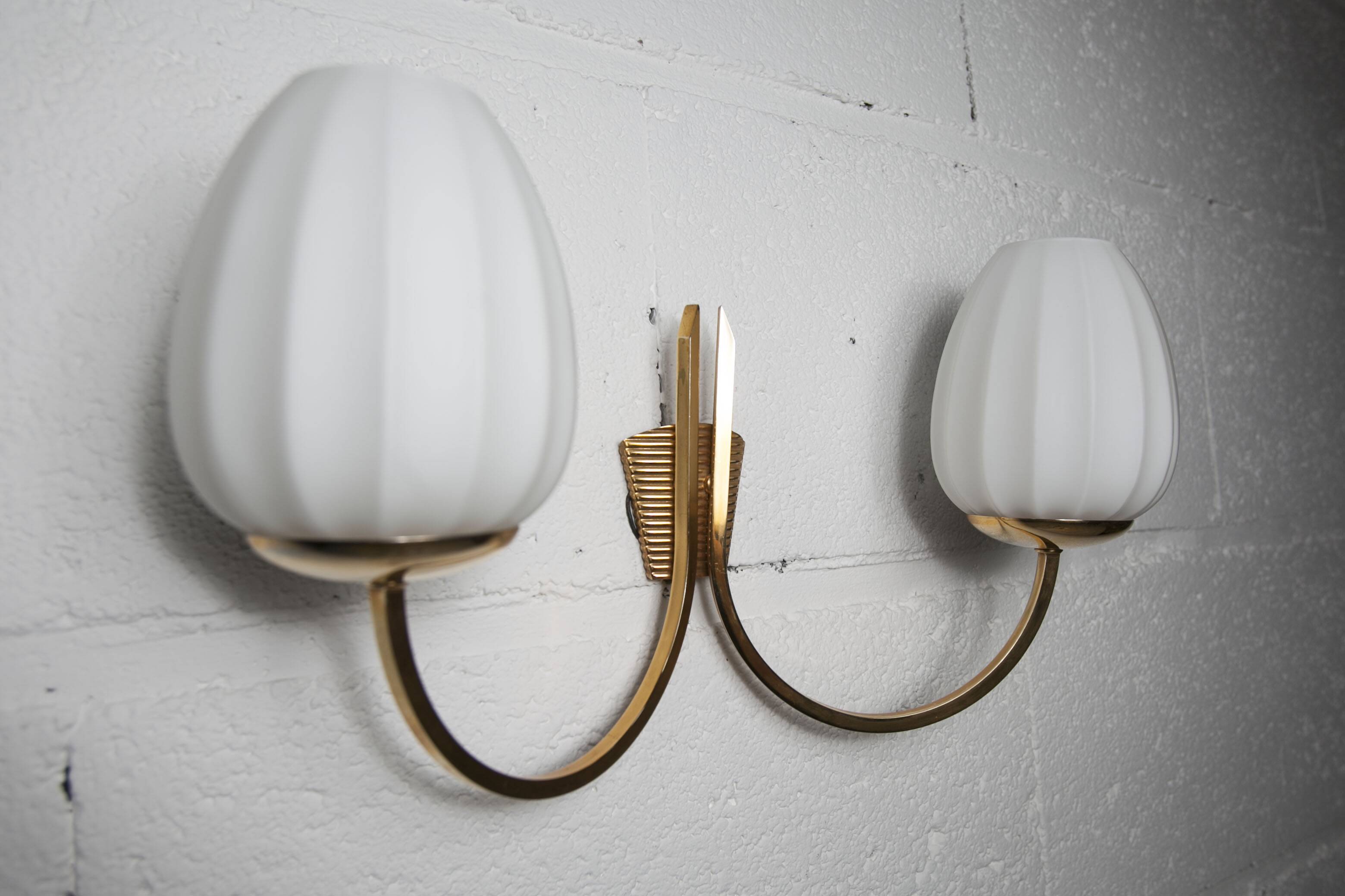 Pair of 1960 opaline and brass wall lights from Italy