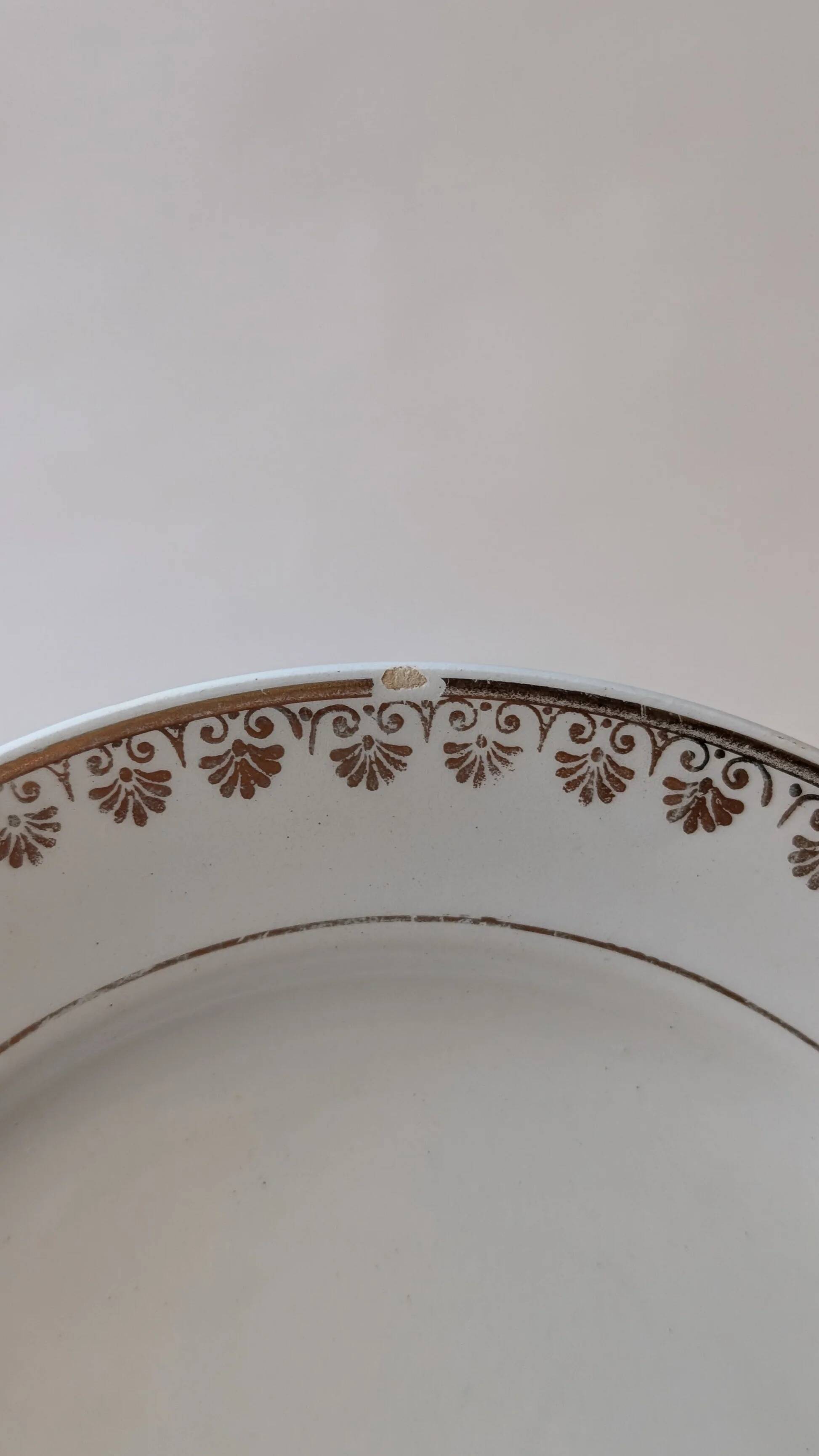 Set of 5 dessert plates