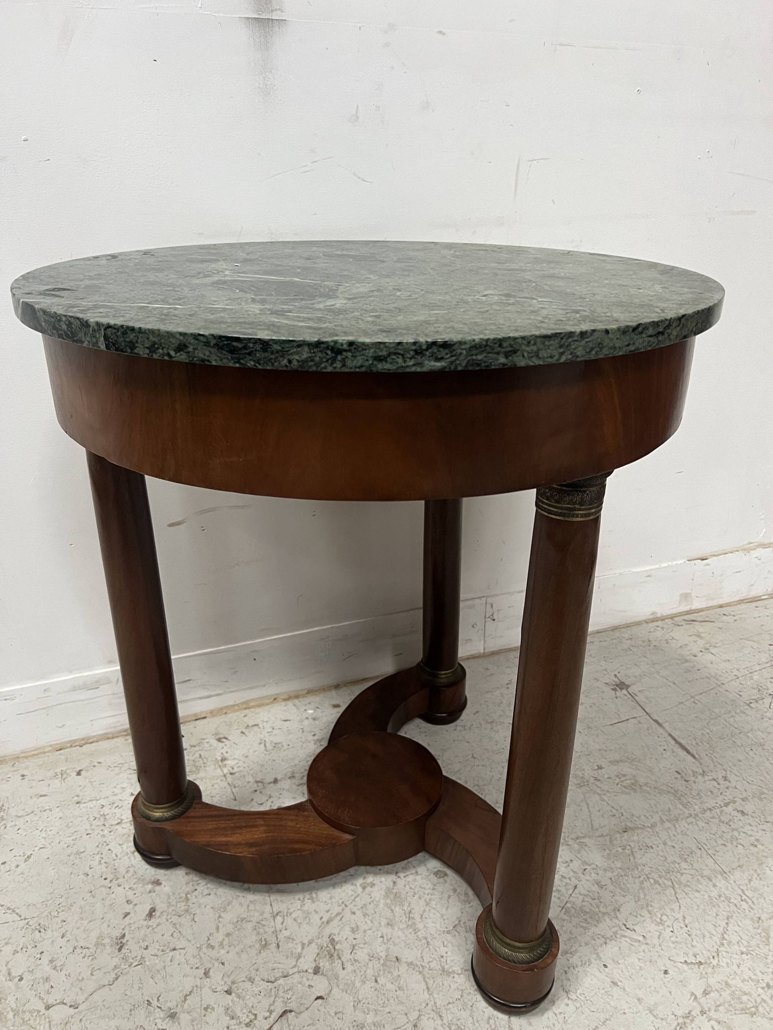 Round Empire-style side table in mahogany and veneer, 20th century