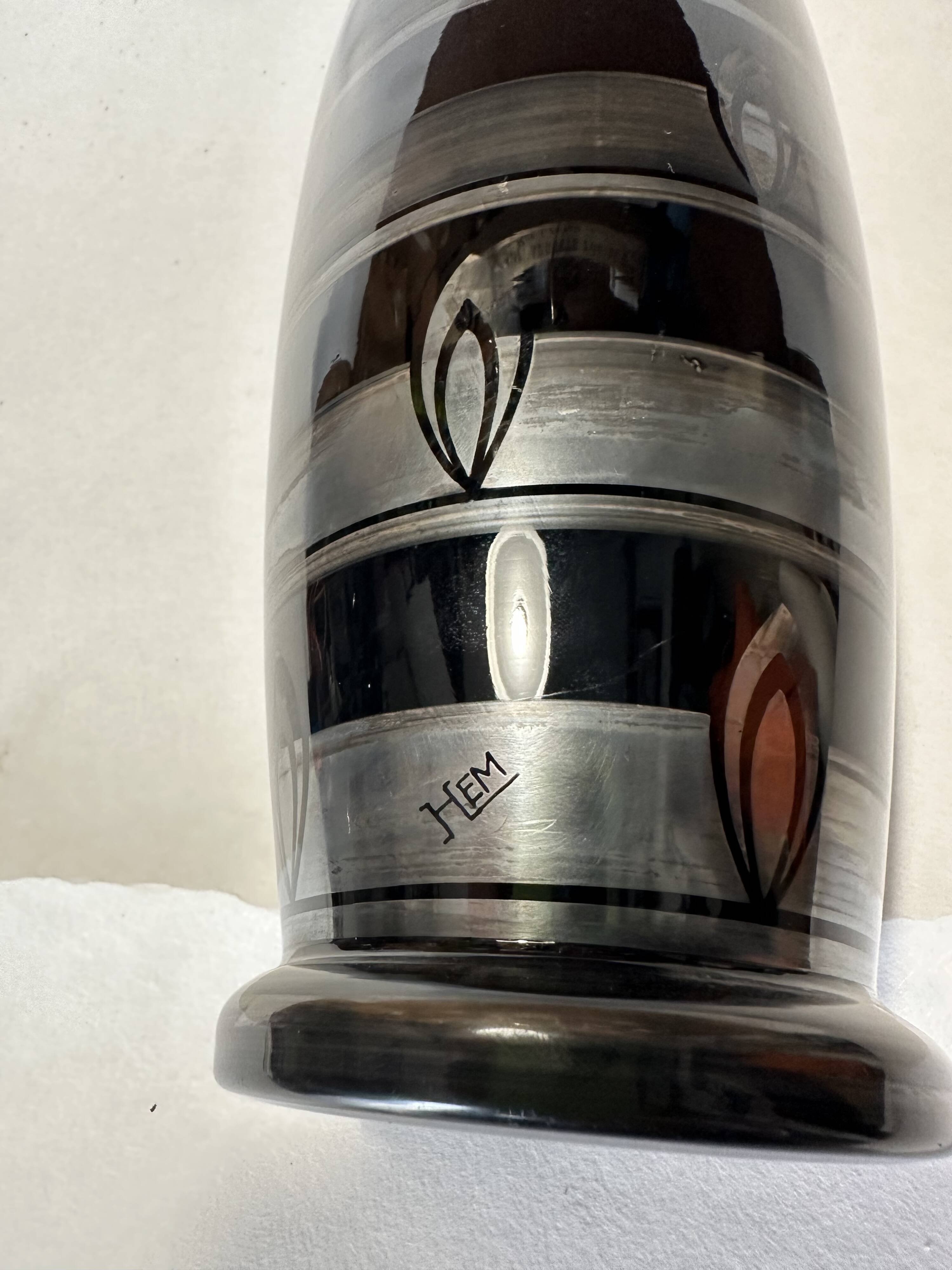Vase art déco en verre noir et argent  signé hem    années 30