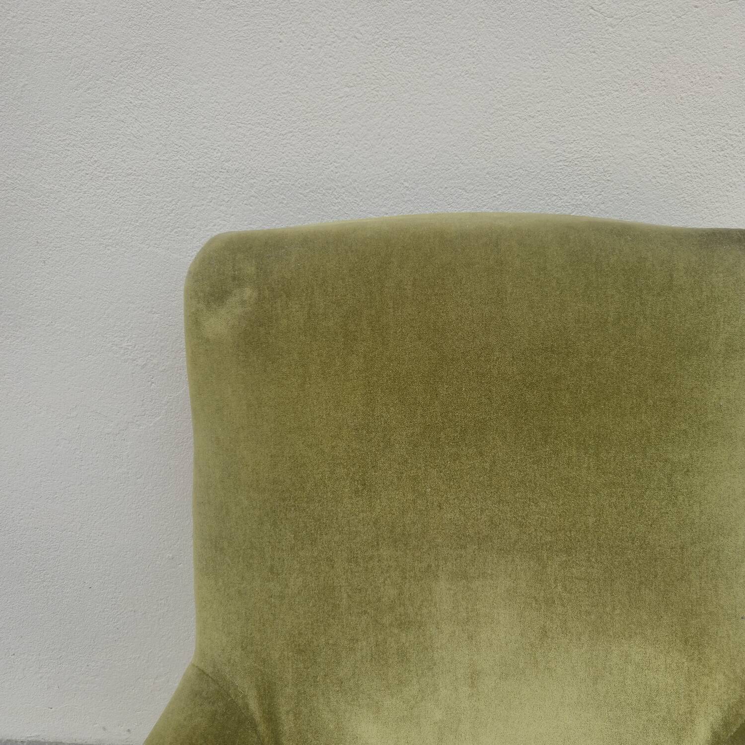 Napoleon III period velvet toad armchair, 19th century