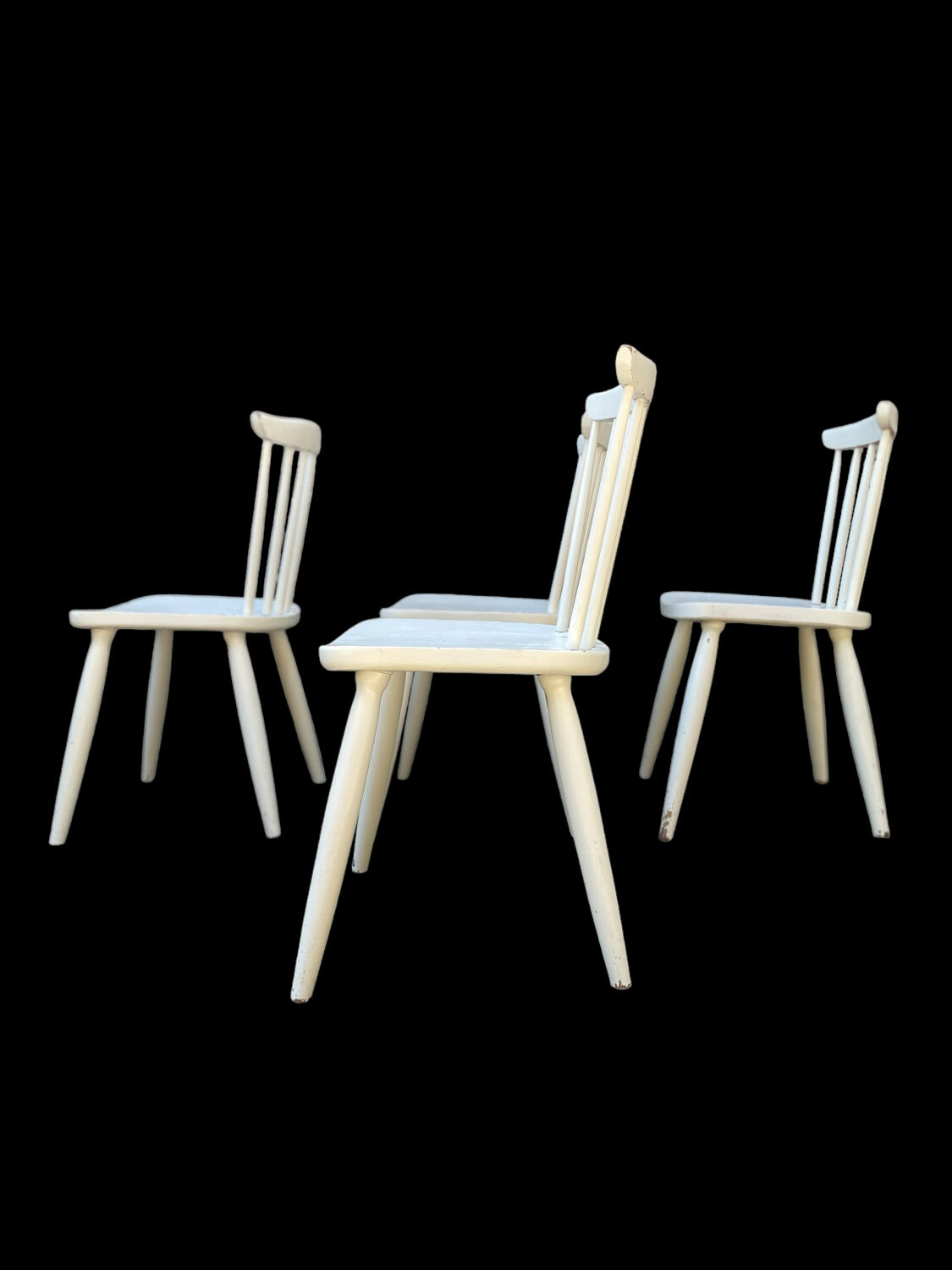 Series of 4 vintage solid wood chairs Scandinavian style