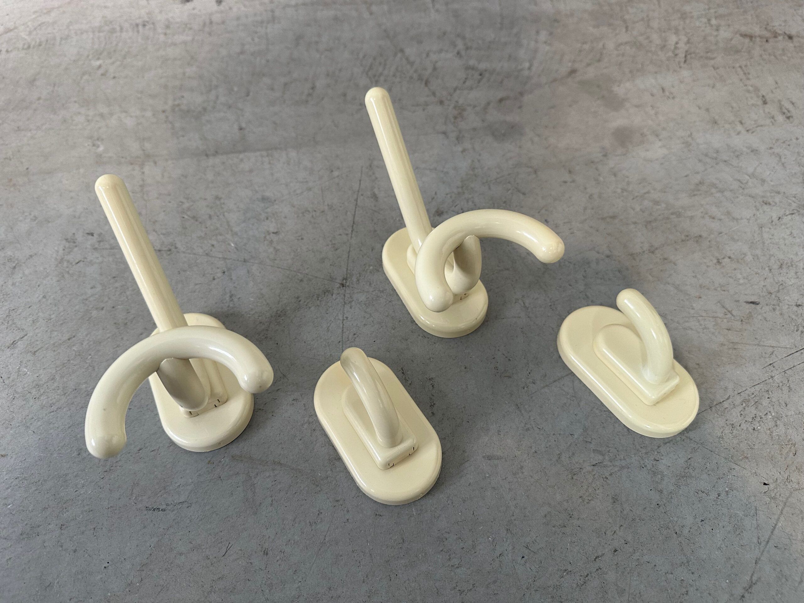 4x vintage ALTO Italy coat racks