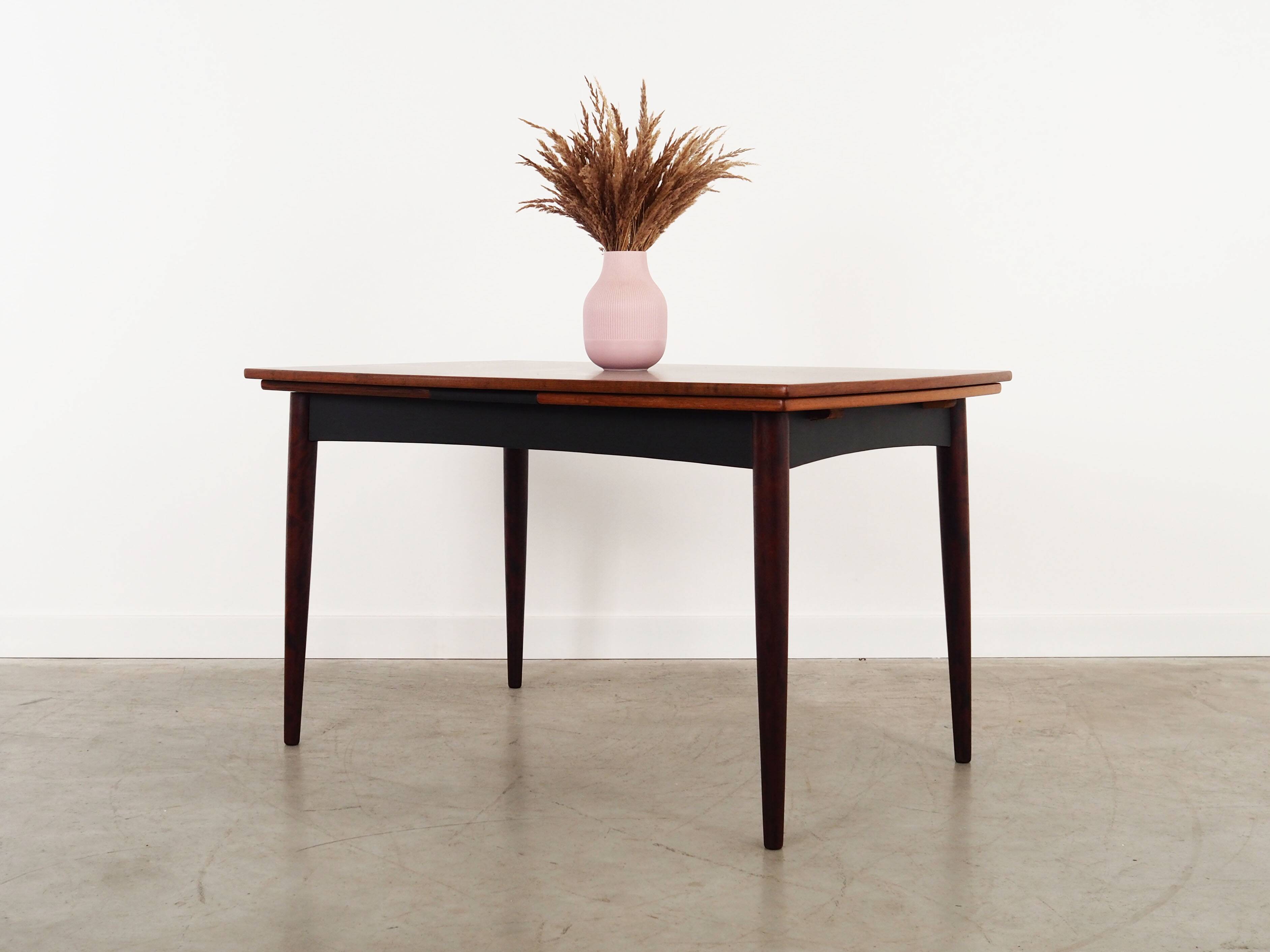 Table en palissandre, design danois, années 1970, production : Danemark