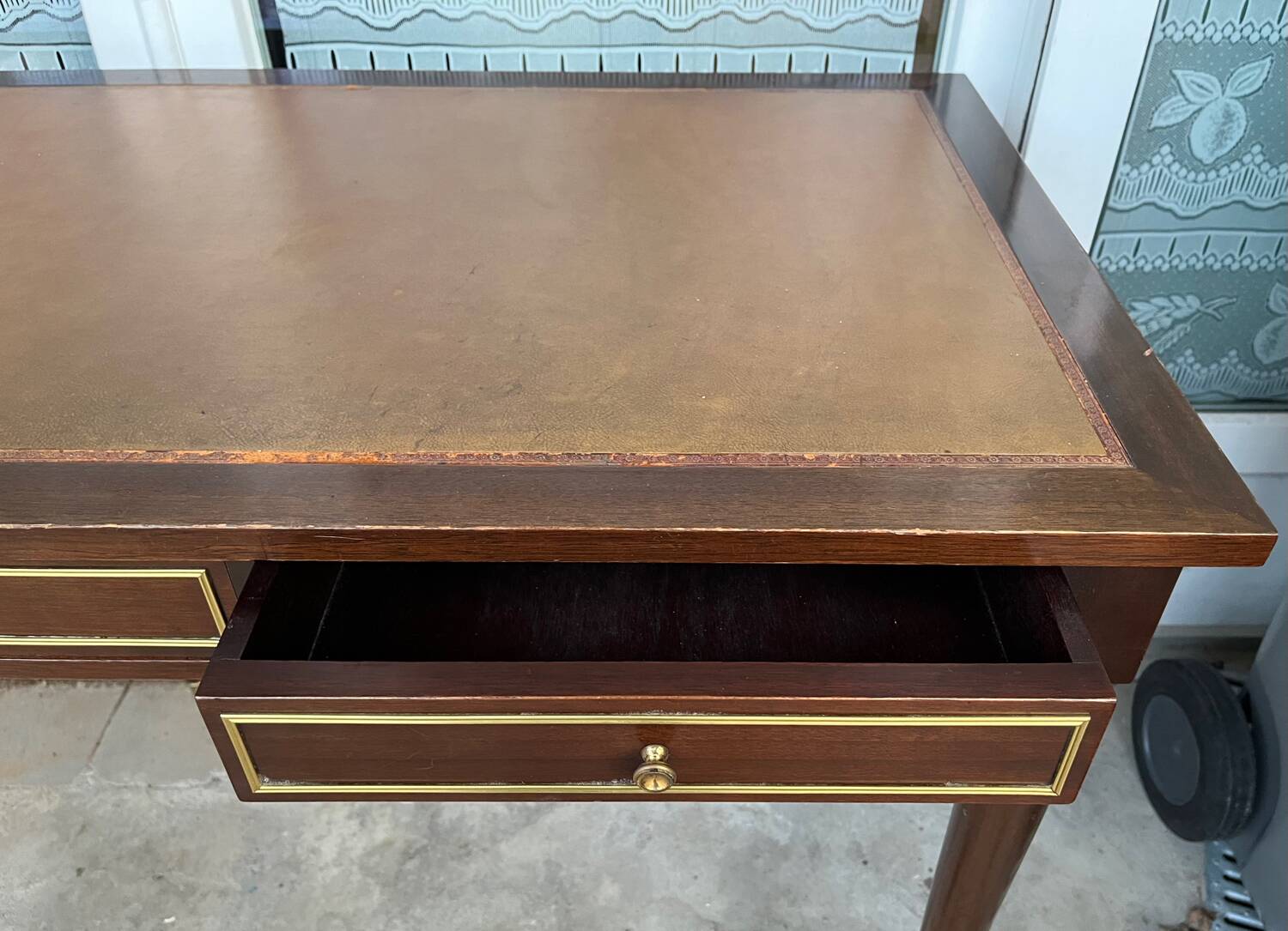 Petit bureau en bois