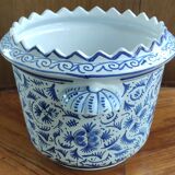 Old Delft flowerpot with bird decor