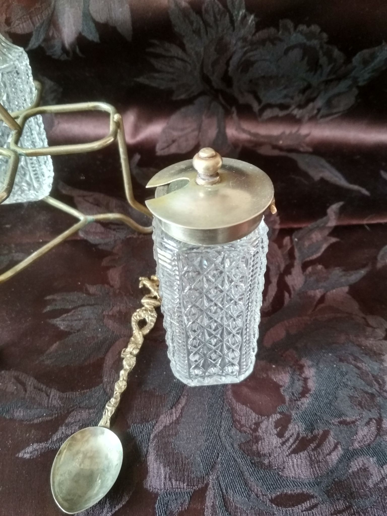 Former table servant, 4 bottles for mustard vinegar oil and salt, oil and vinegar maker