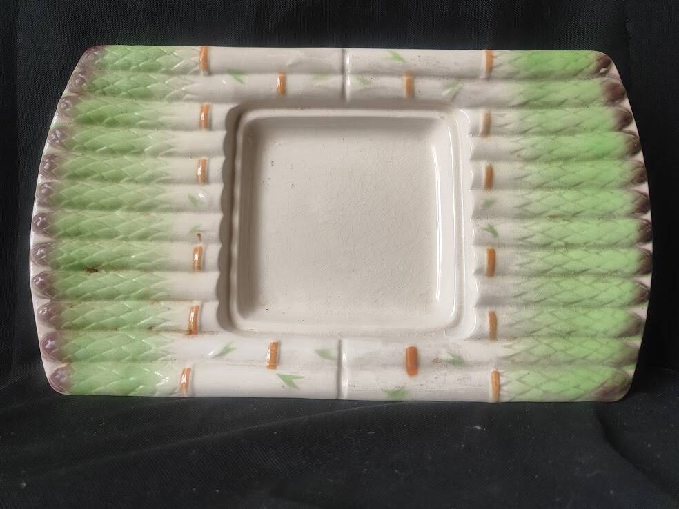 Very beautiful asparagus dish in slipware.