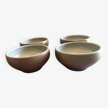 4 stoneware bowls