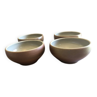 4 stoneware bowls