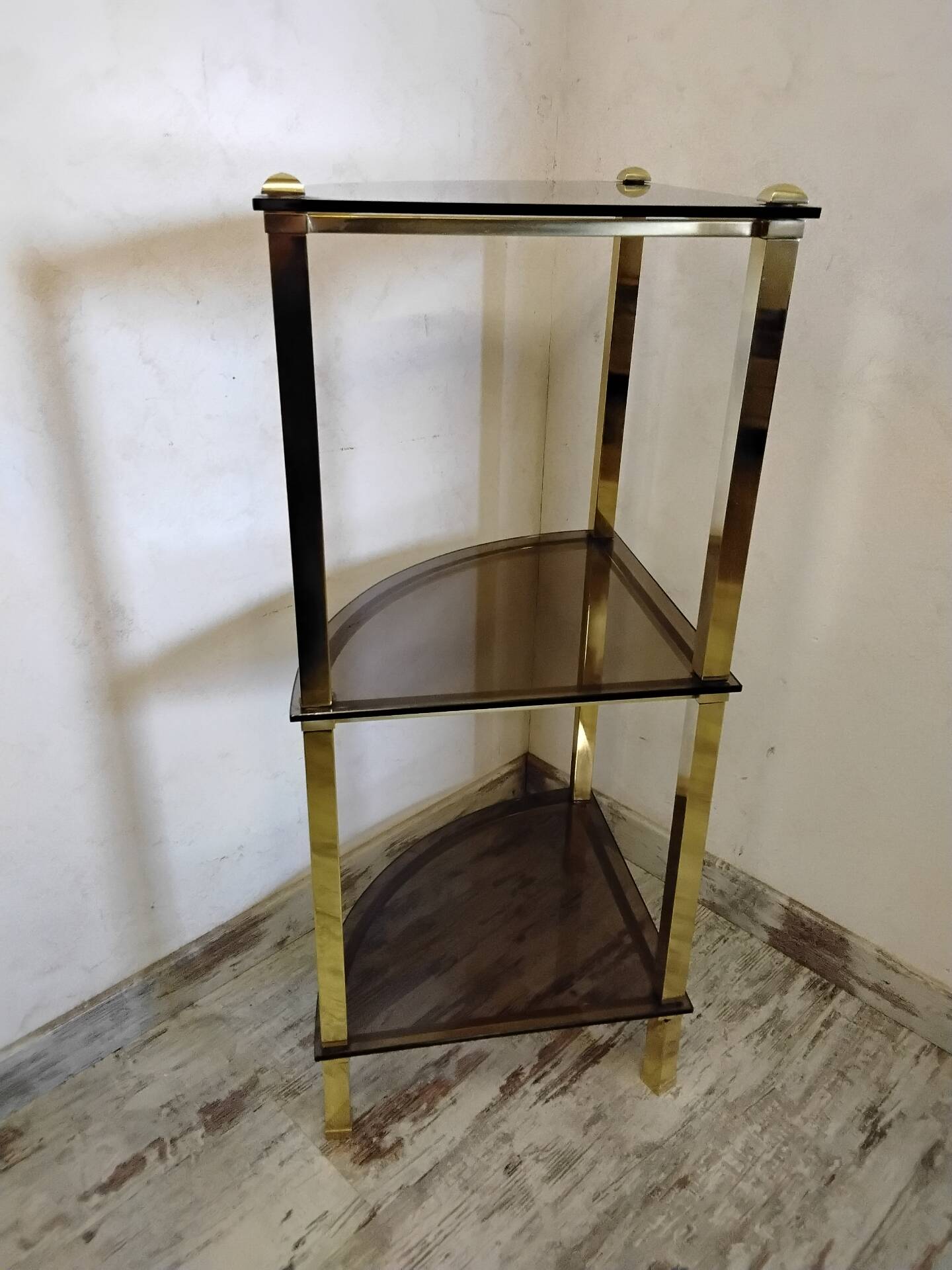 Vintage corner shelf