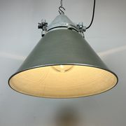 Lampe antidéflagrante industrielle avec abat-jour en aluminium d’Elektrosvit, années 1970