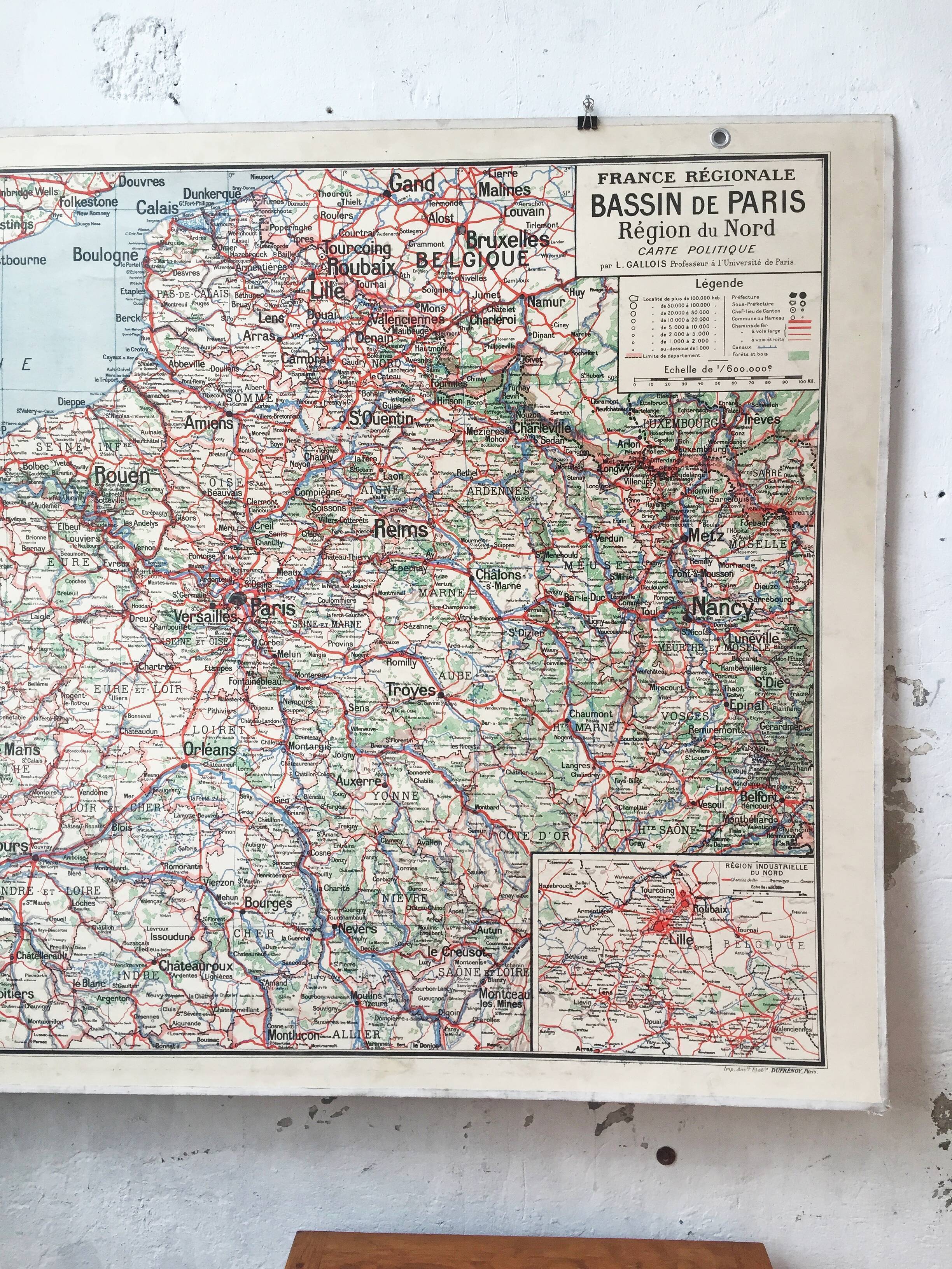 Vintage school map Bassin de Paris