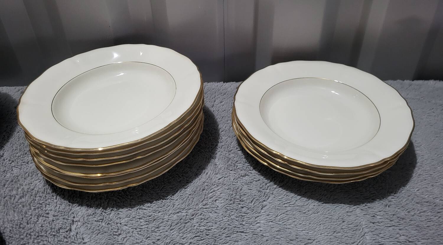 67-piece Bavarian porcelain dinnerware set