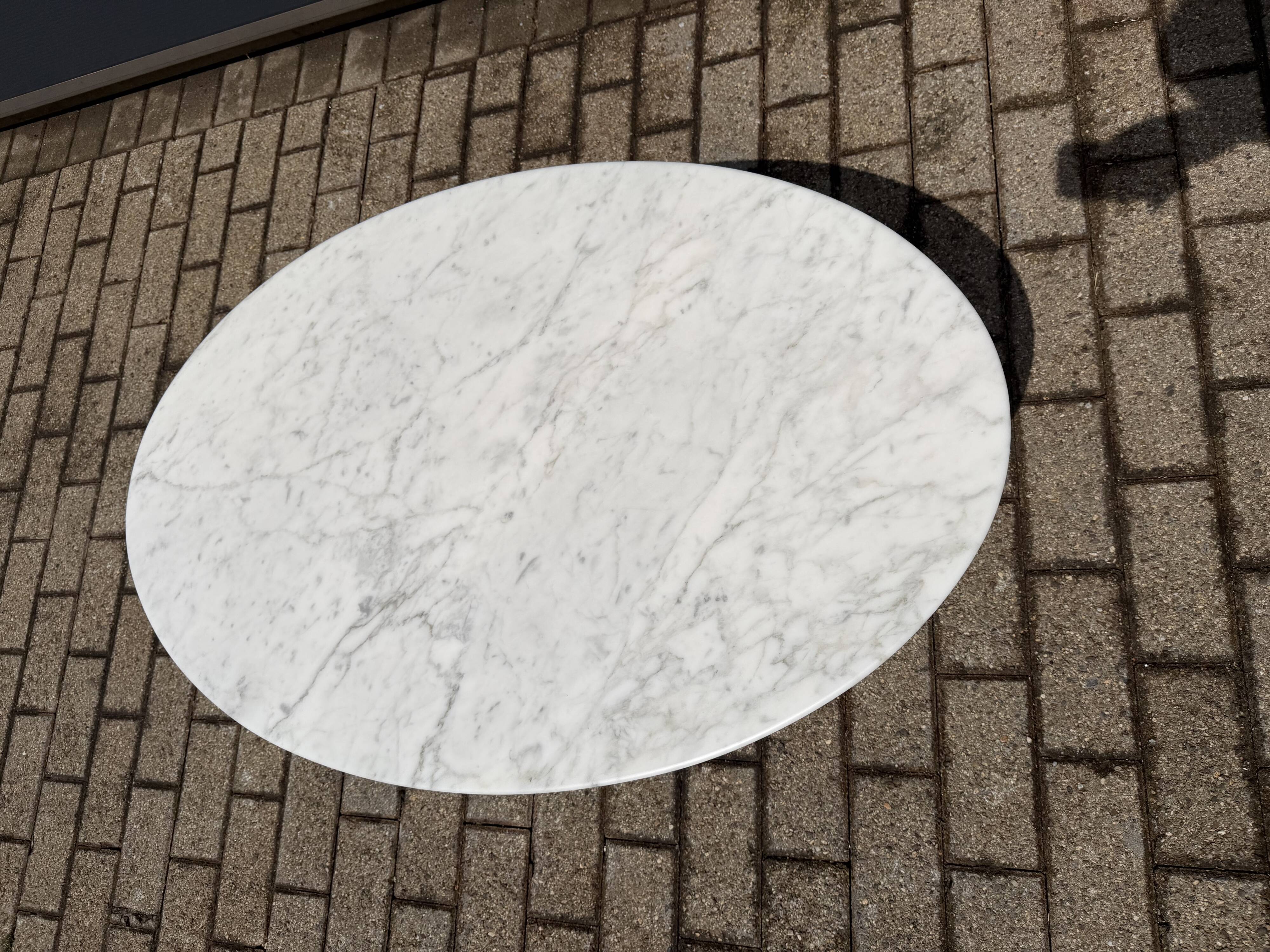 Original Knoll Tulip Oval Coffee Table Eero Saarinen Arabescato matte 107x70