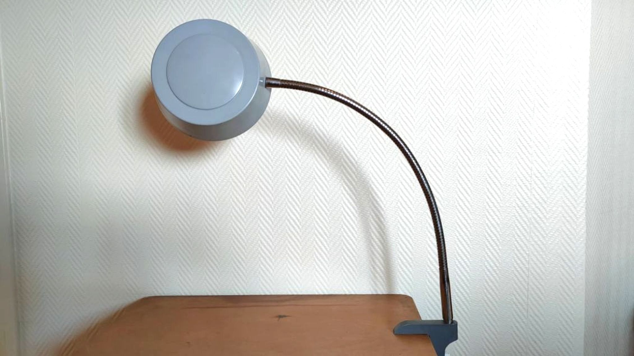 Lamp Jumo flexible arm and vice design 60s