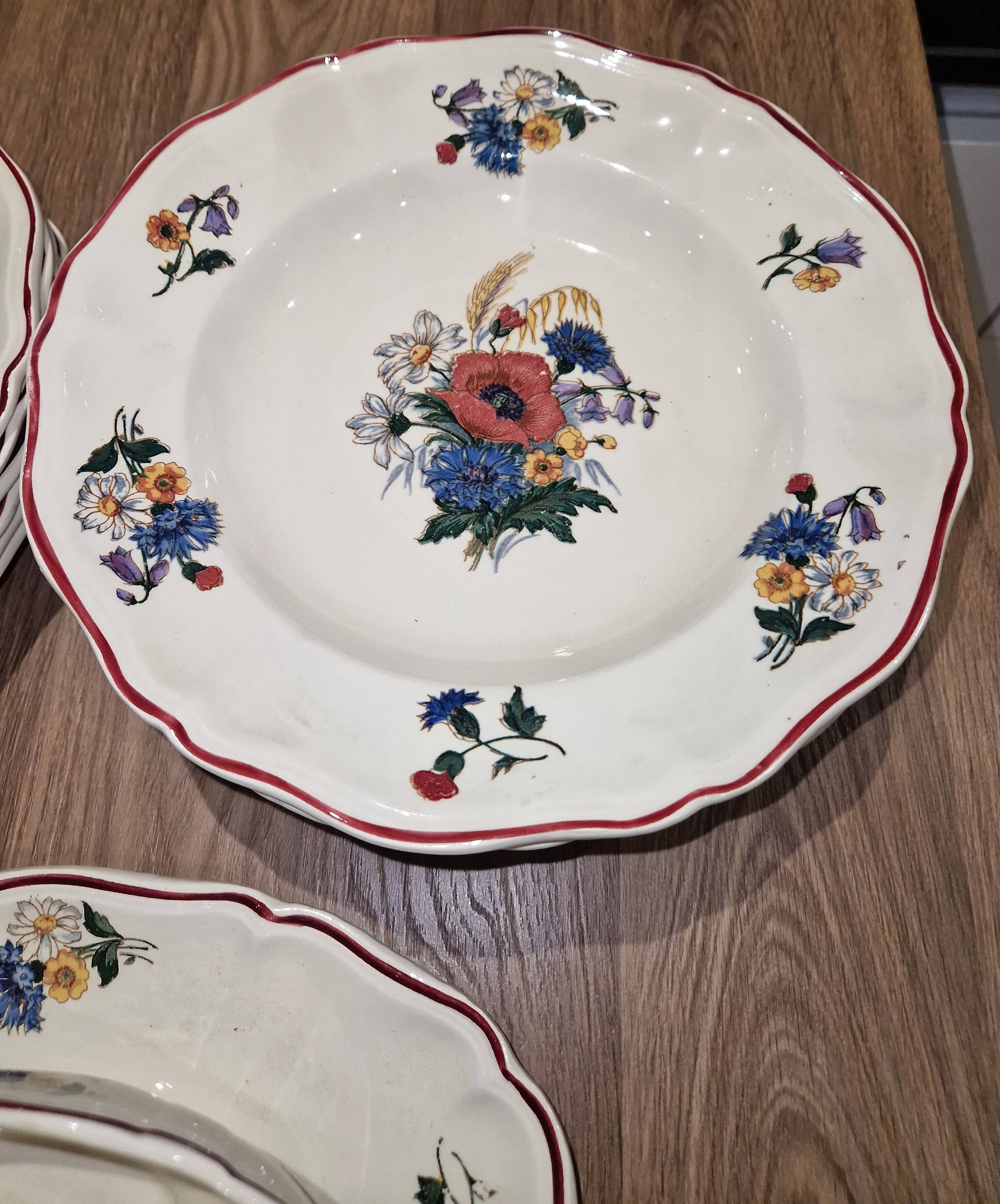 Service for 6 people, Sarreguemines earthenware, Agreste model.