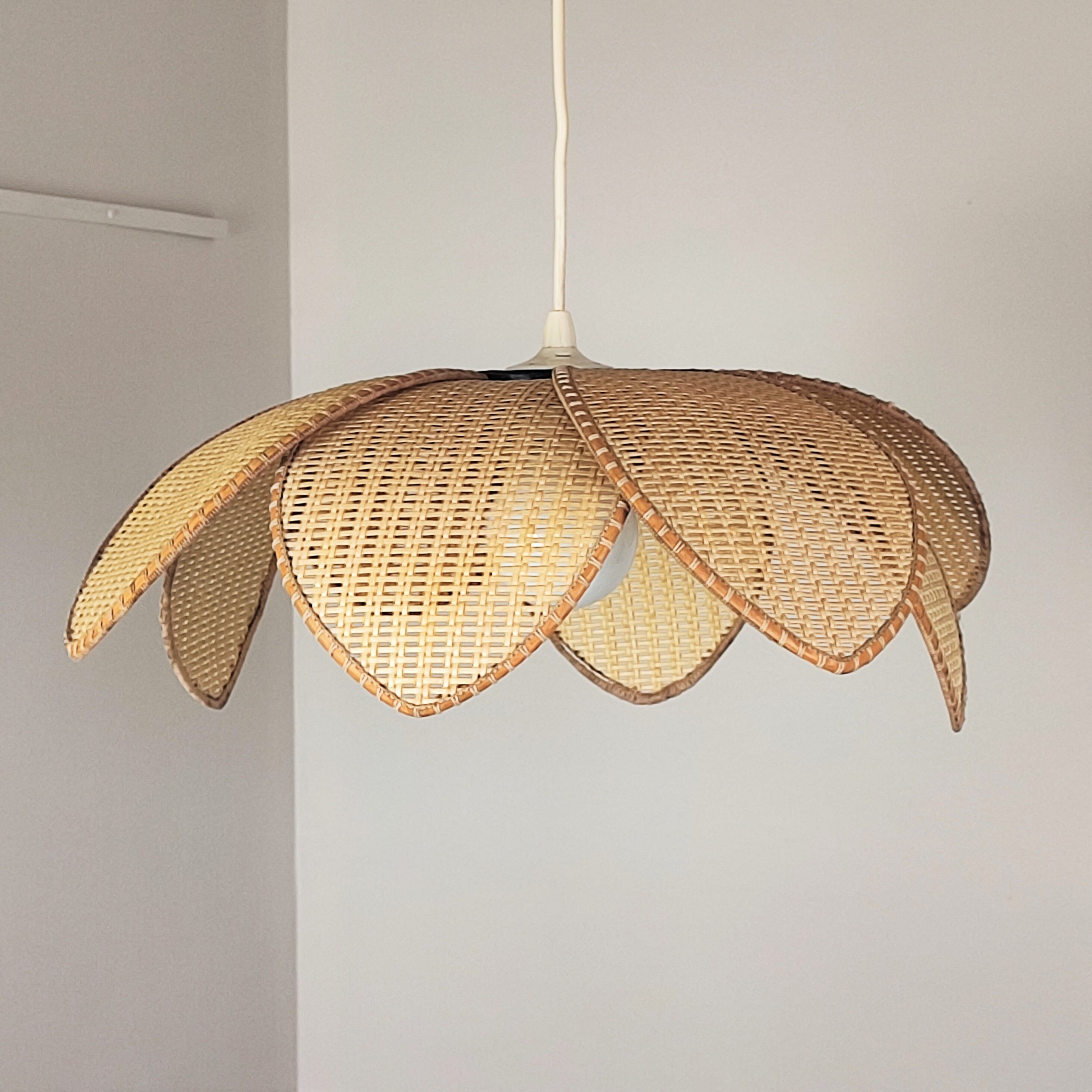 Rattan flower suspension 70'