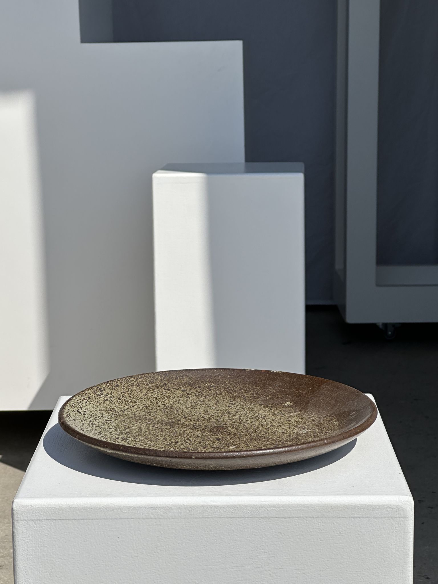 Plat en céramique vert indonésien D:26,5