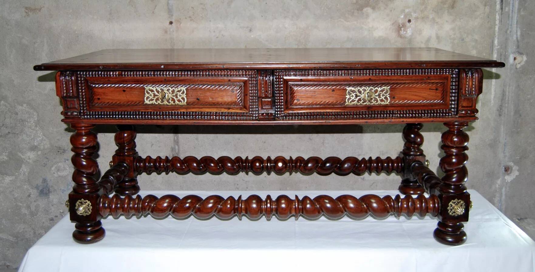 Table basse portugaise en palissandre du Brésil, XVIIIe siècle