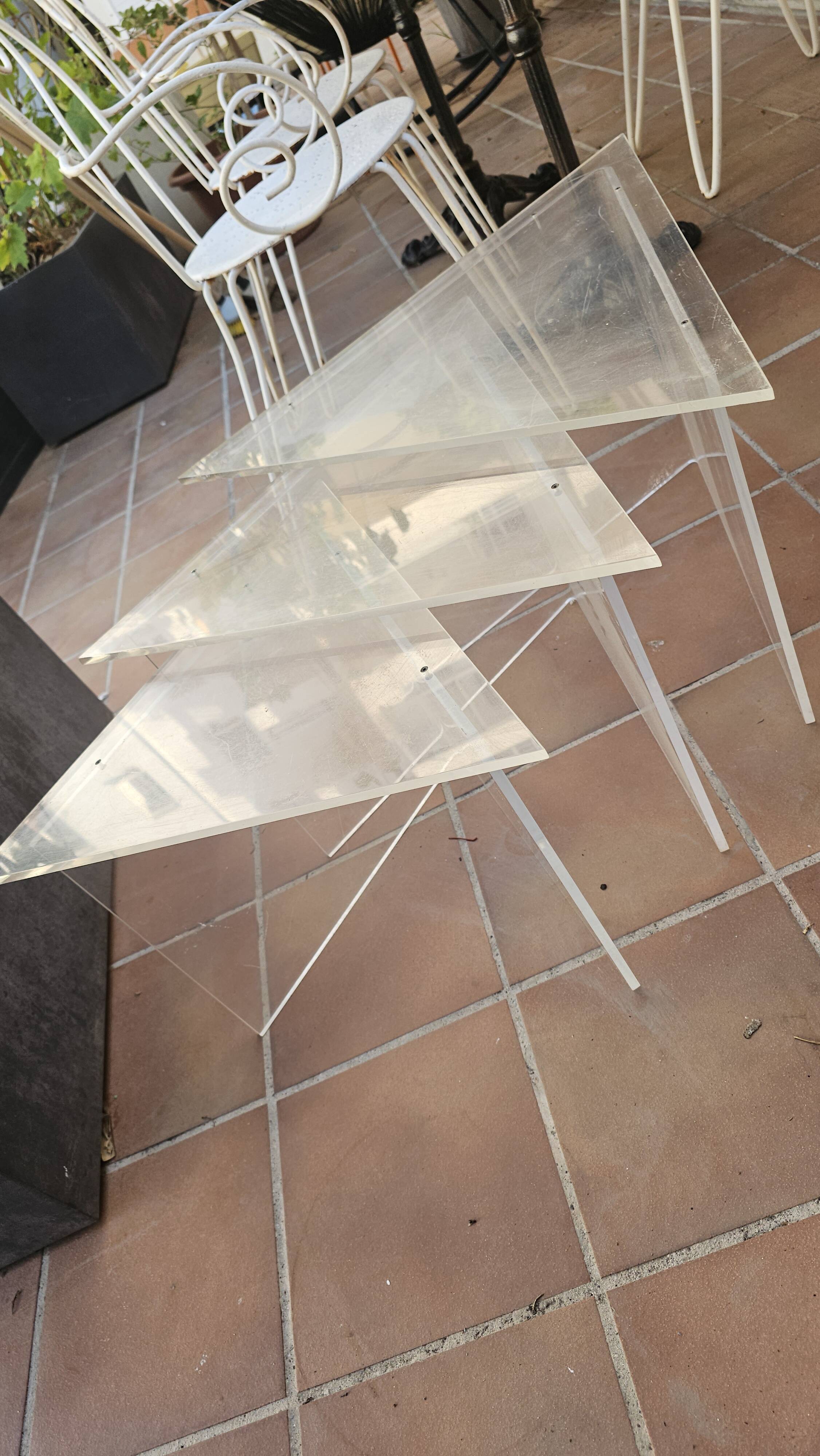 Table gigogne plexiglass triangle 90's
