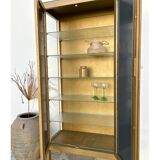 Pharmacy display cabinet