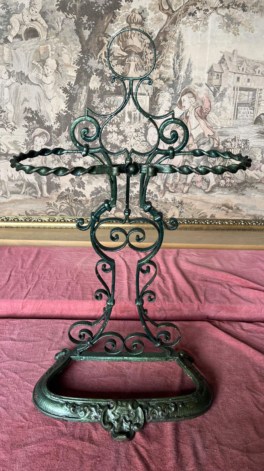 Umbrella stand in enameled cast iron and vintage iron