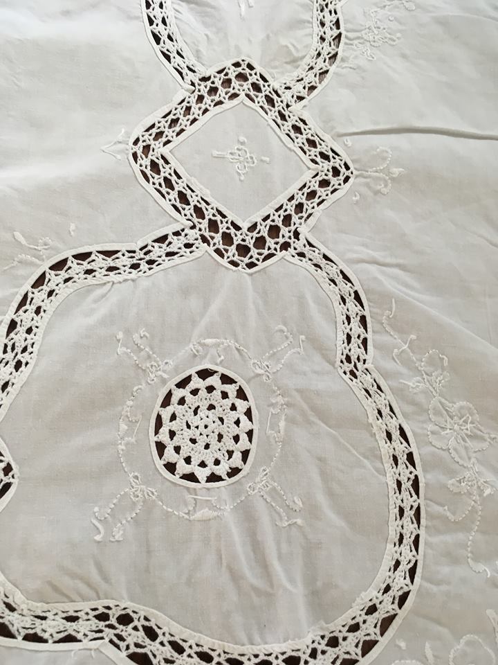 Tablecloth rectangular white cotton embroidered