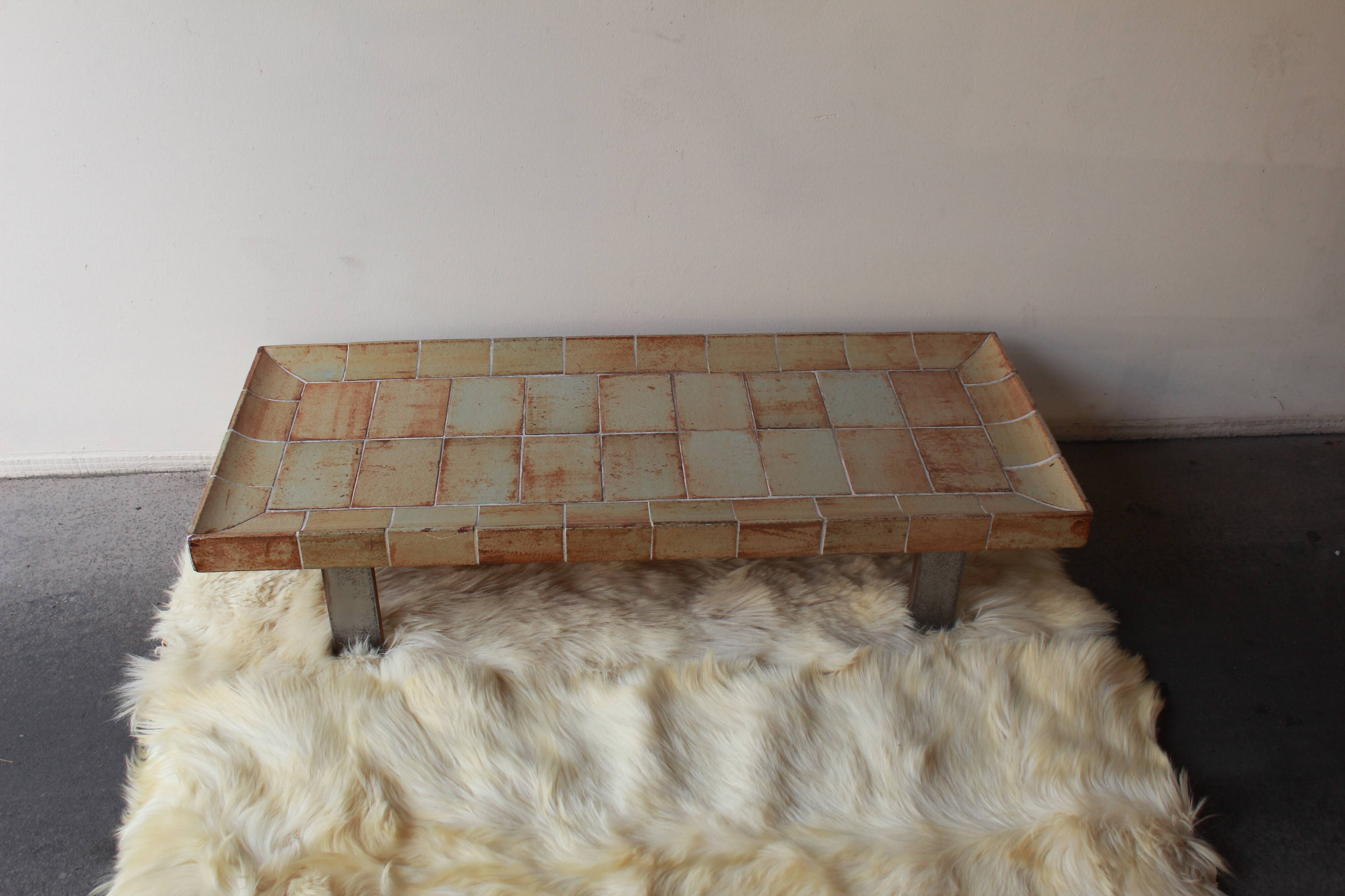 Table basse Roger Capron modèle cuvette
