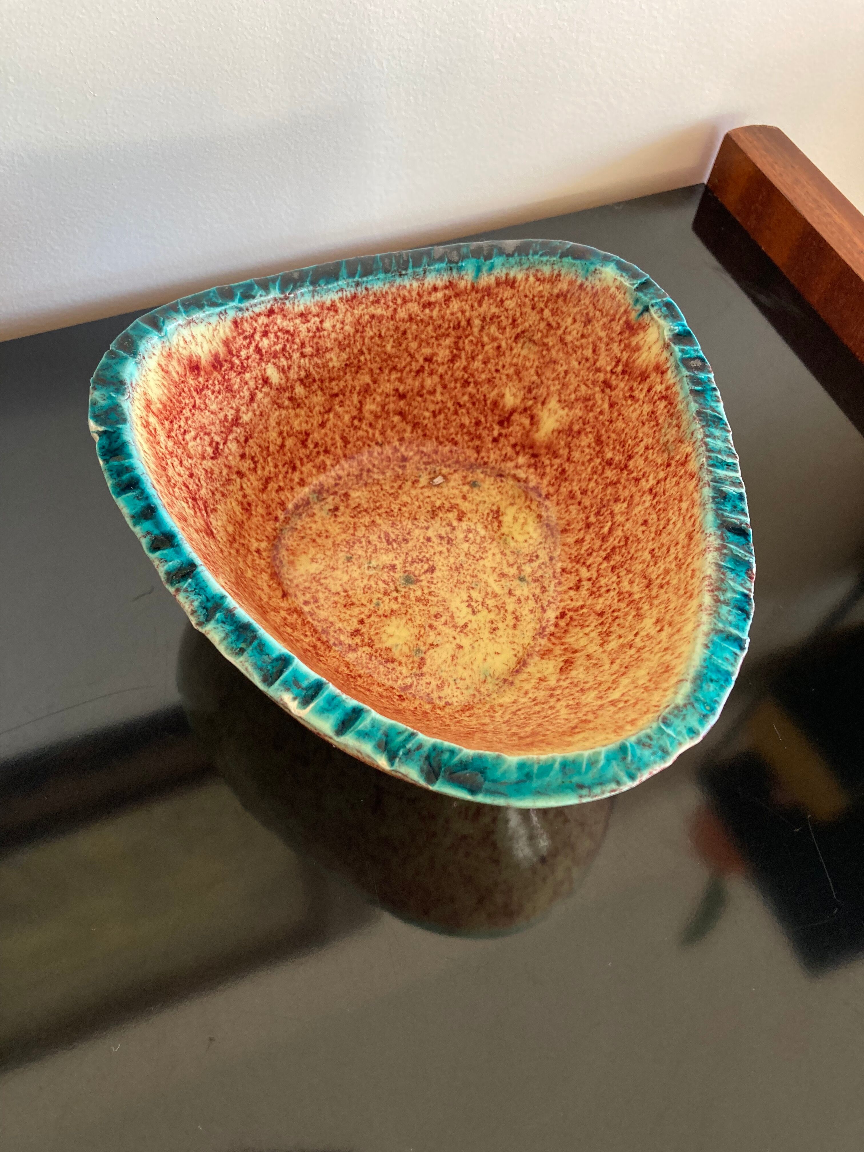 Empty pocket/bowl Accolay