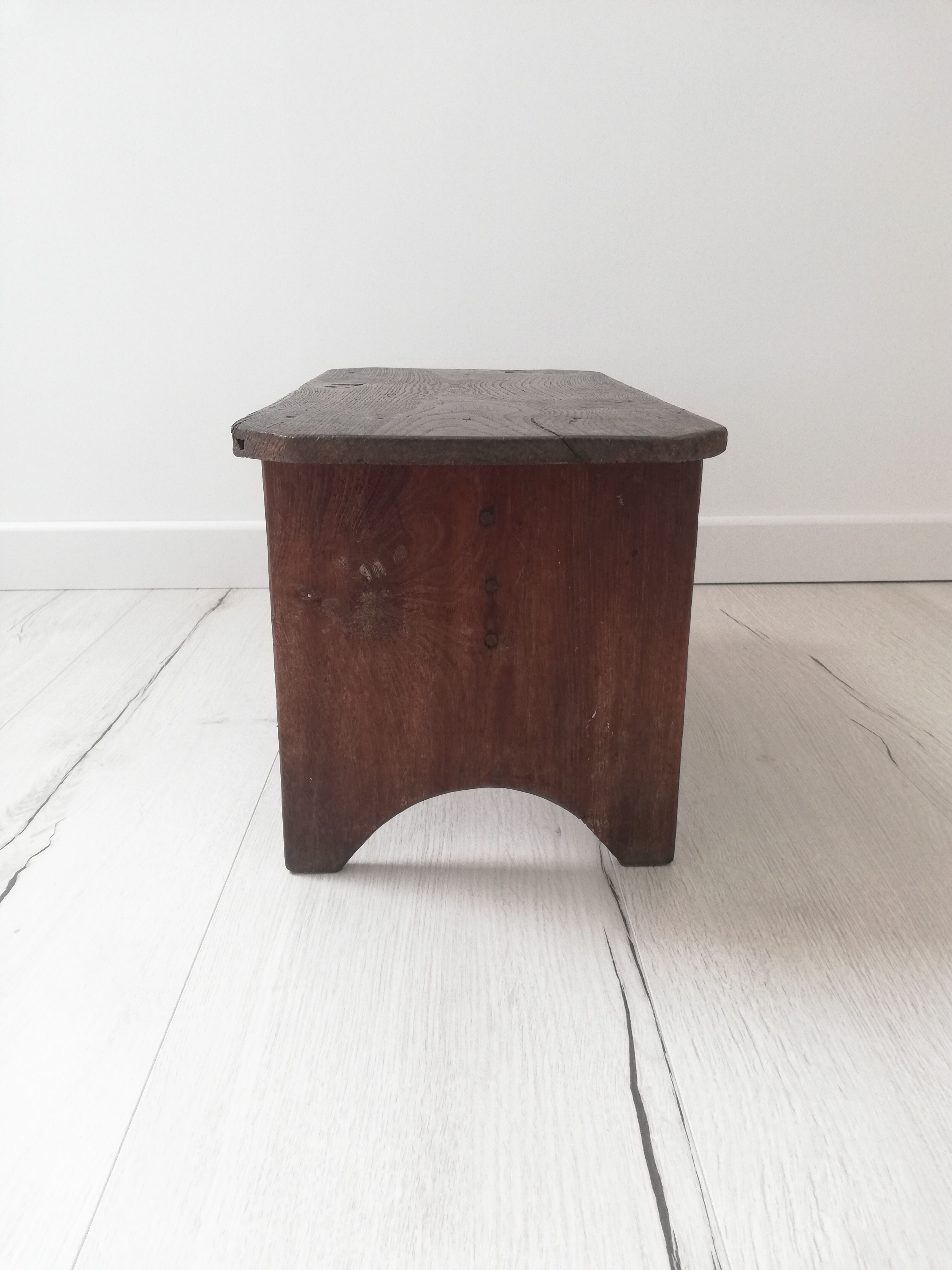 Farm stool / Vintage foot walk