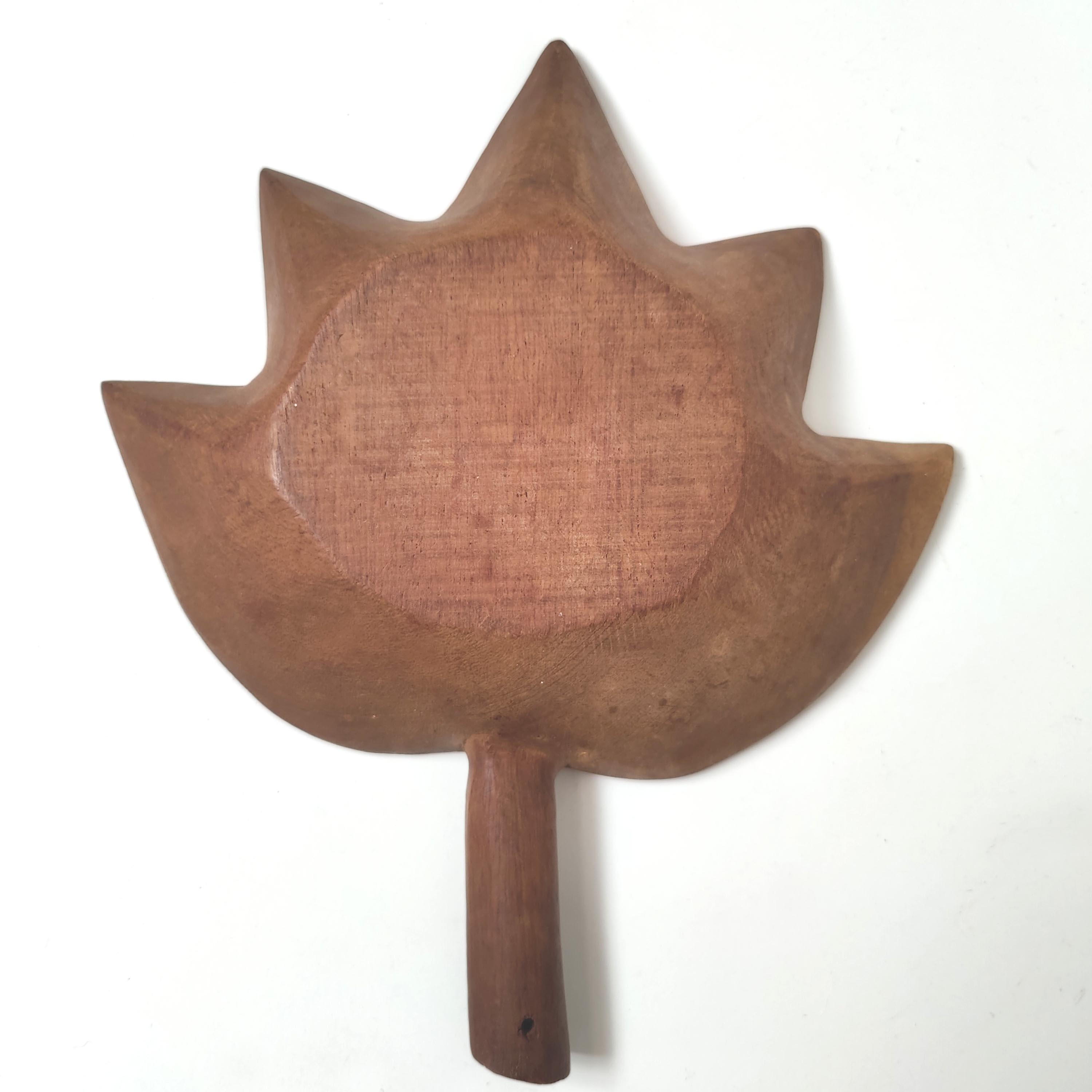 Solid wood basket tray leaf shape