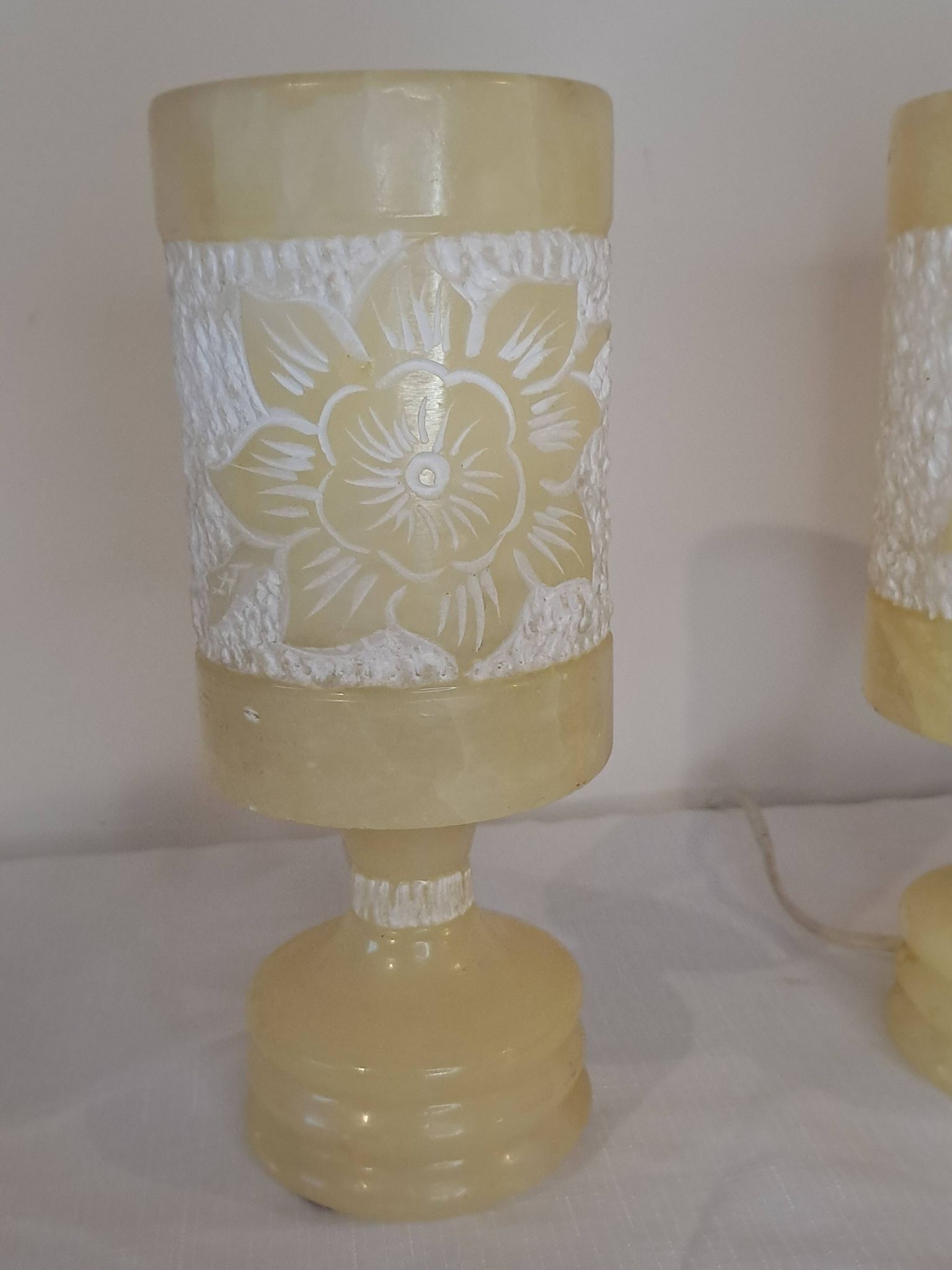 Pair of Vintage Carved Alabaster Lamps – Floral Elegance & Golden Light