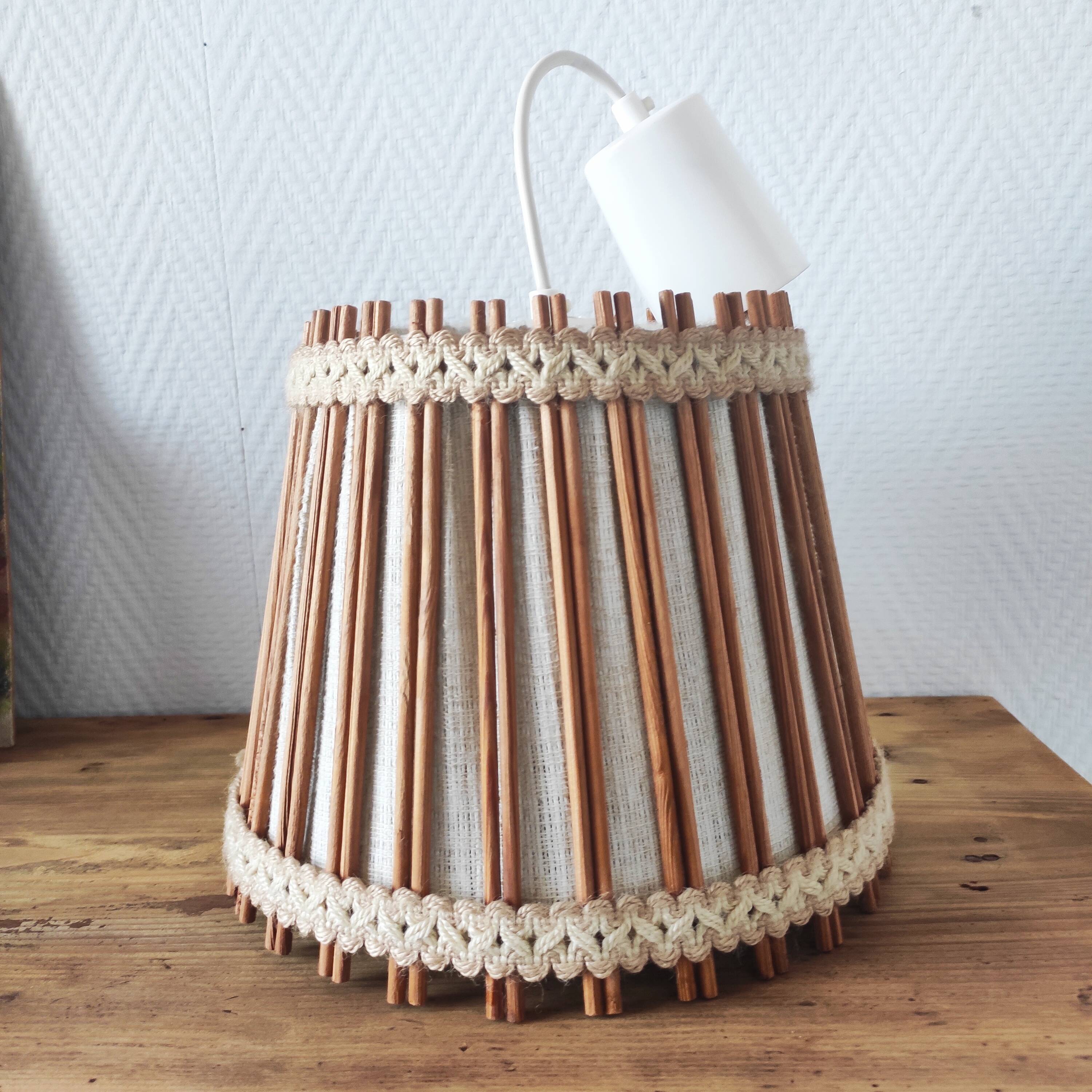 Suspension vintage 70 en lin et rotin