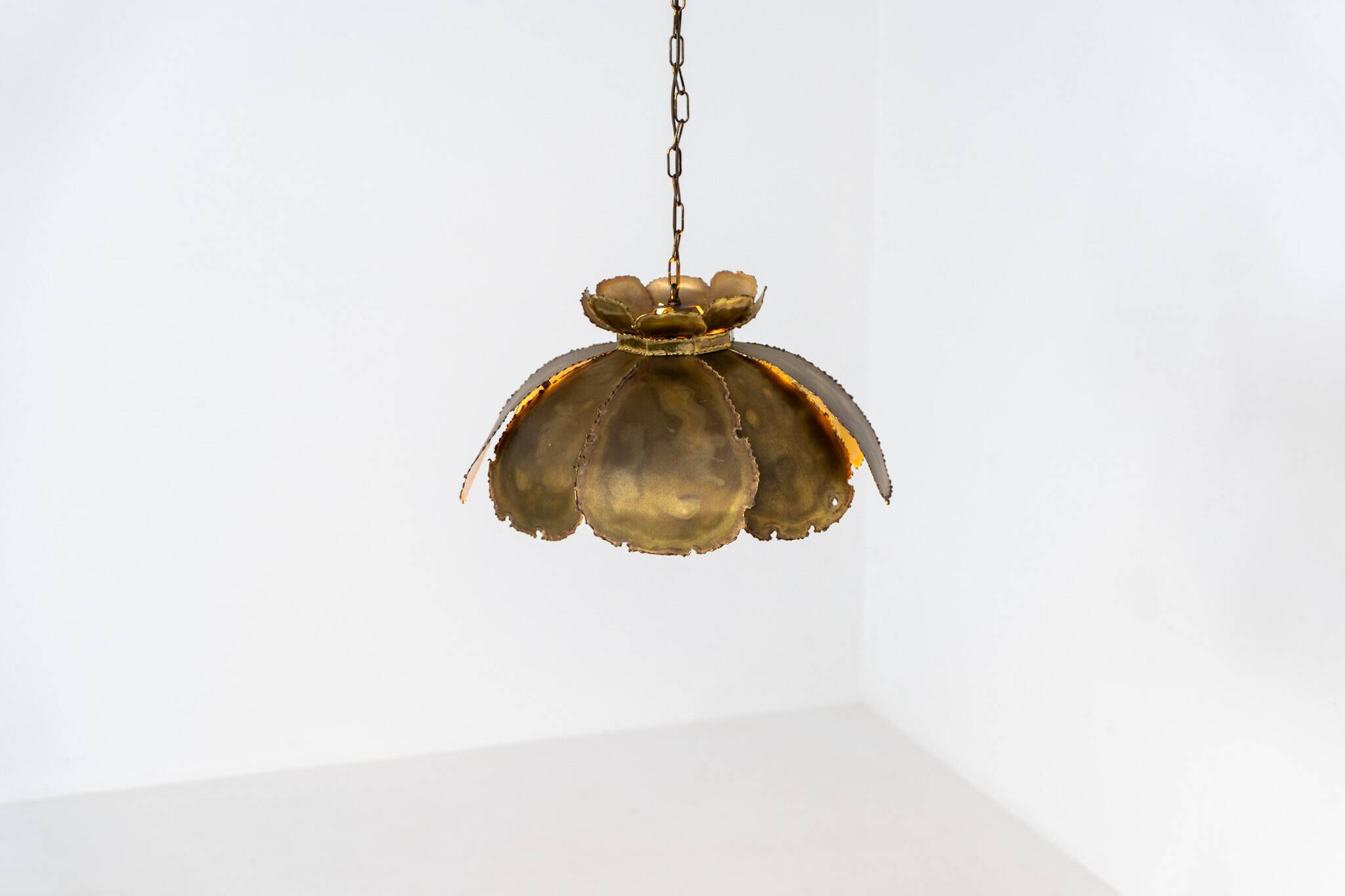 Flower-shaped pendant by Svend Aage Holm Sørensen