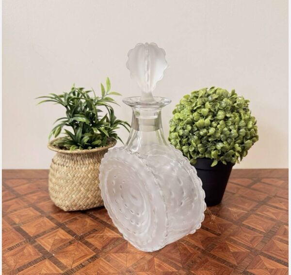 Carafe en cristal Lalique France modèle Parme