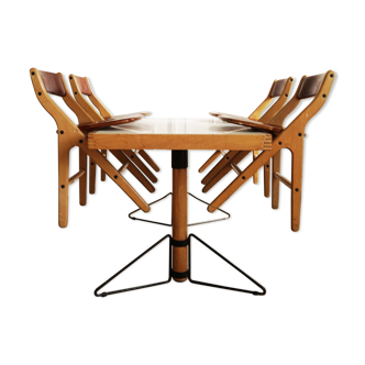 Table et ses 4 chaises par Marc Held édition Bessière, 1983