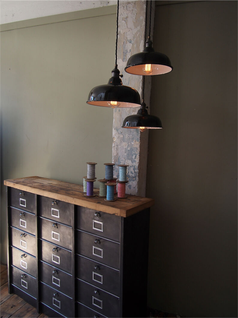 Daybat enamelled black industrial lamp