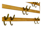Grand coat rack Auböck Carl Mid-Century in beech with 8 brass hooks, 1950s.