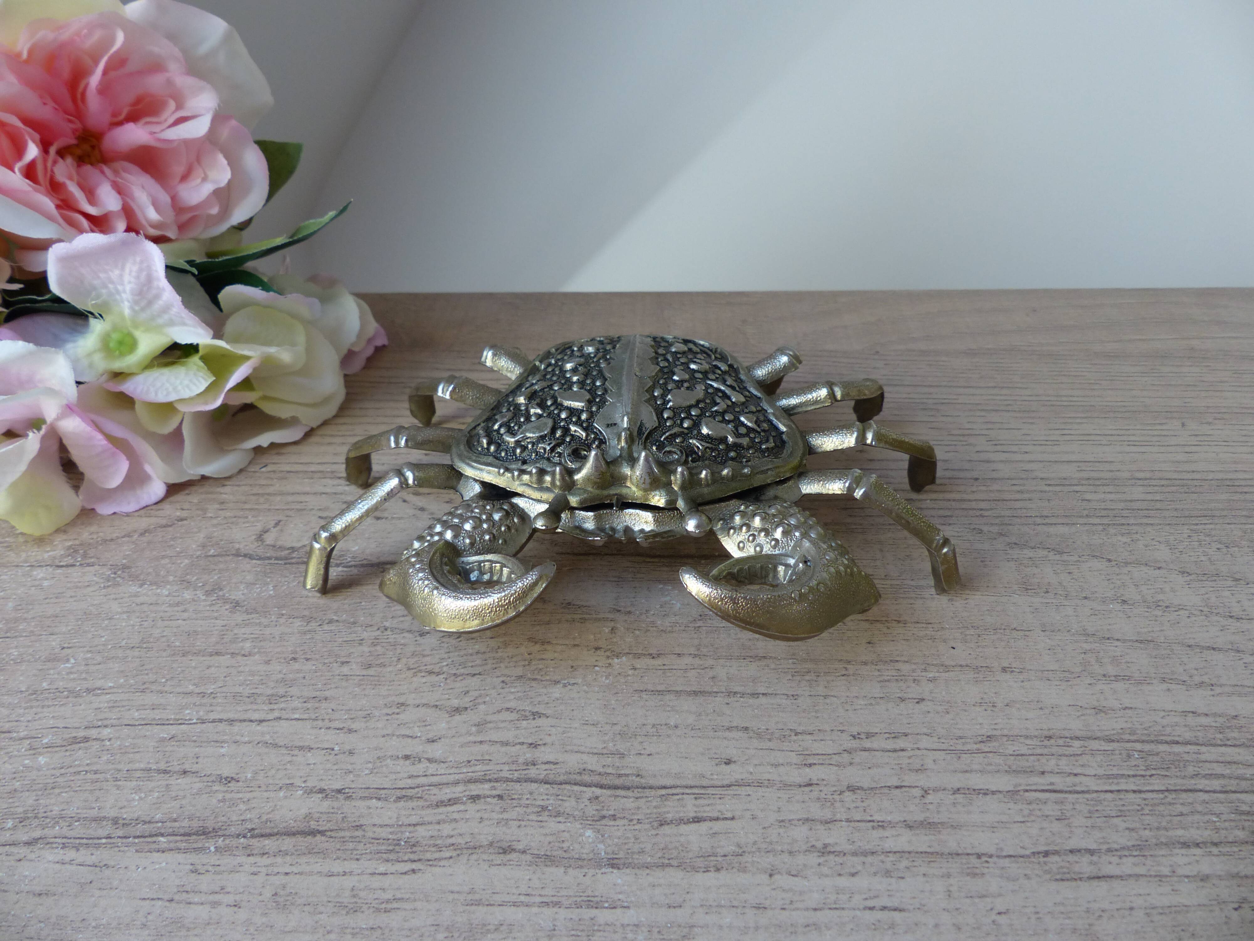 Old ashtray shape metal crab