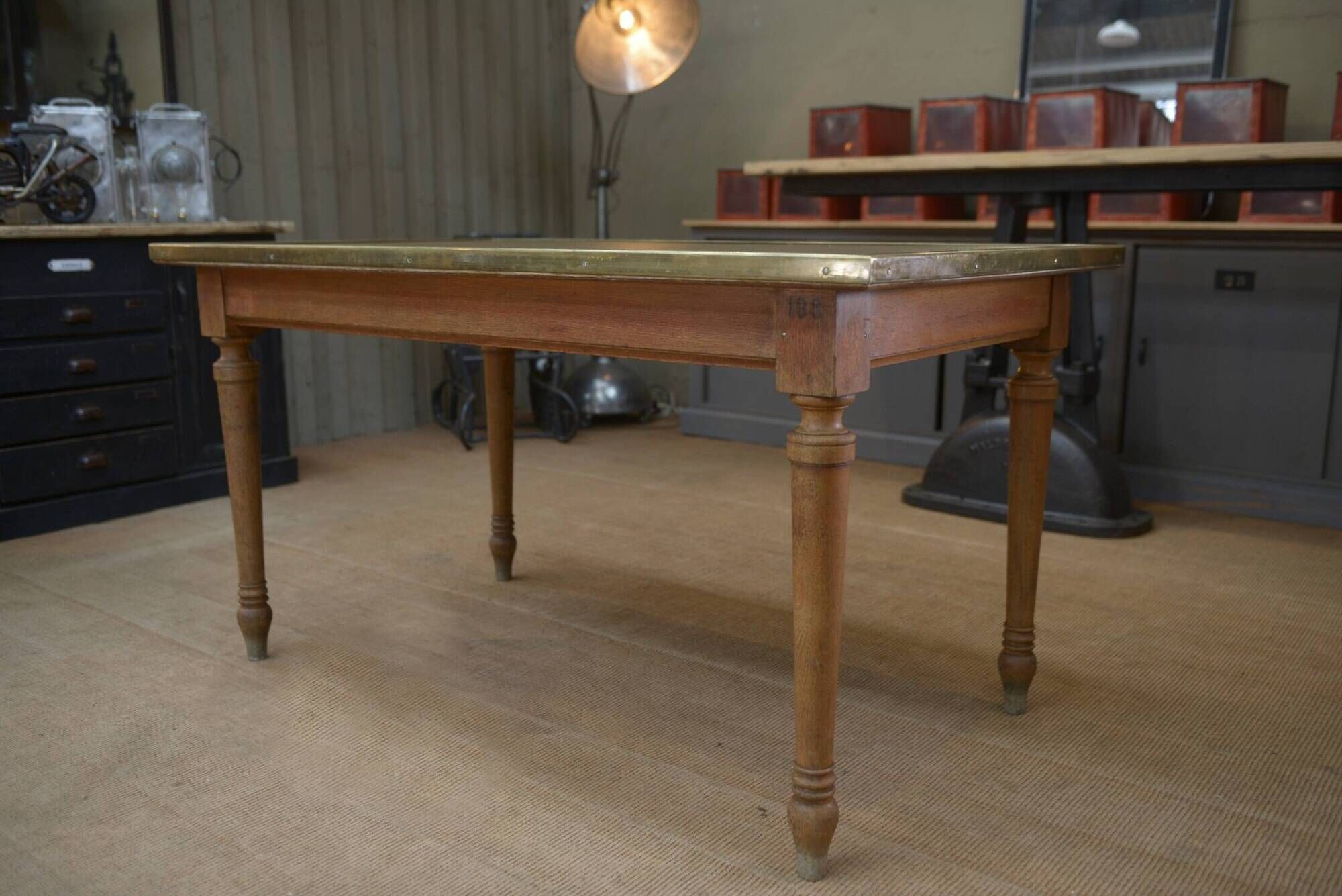 Oak and brass dining table Banque de France 1900