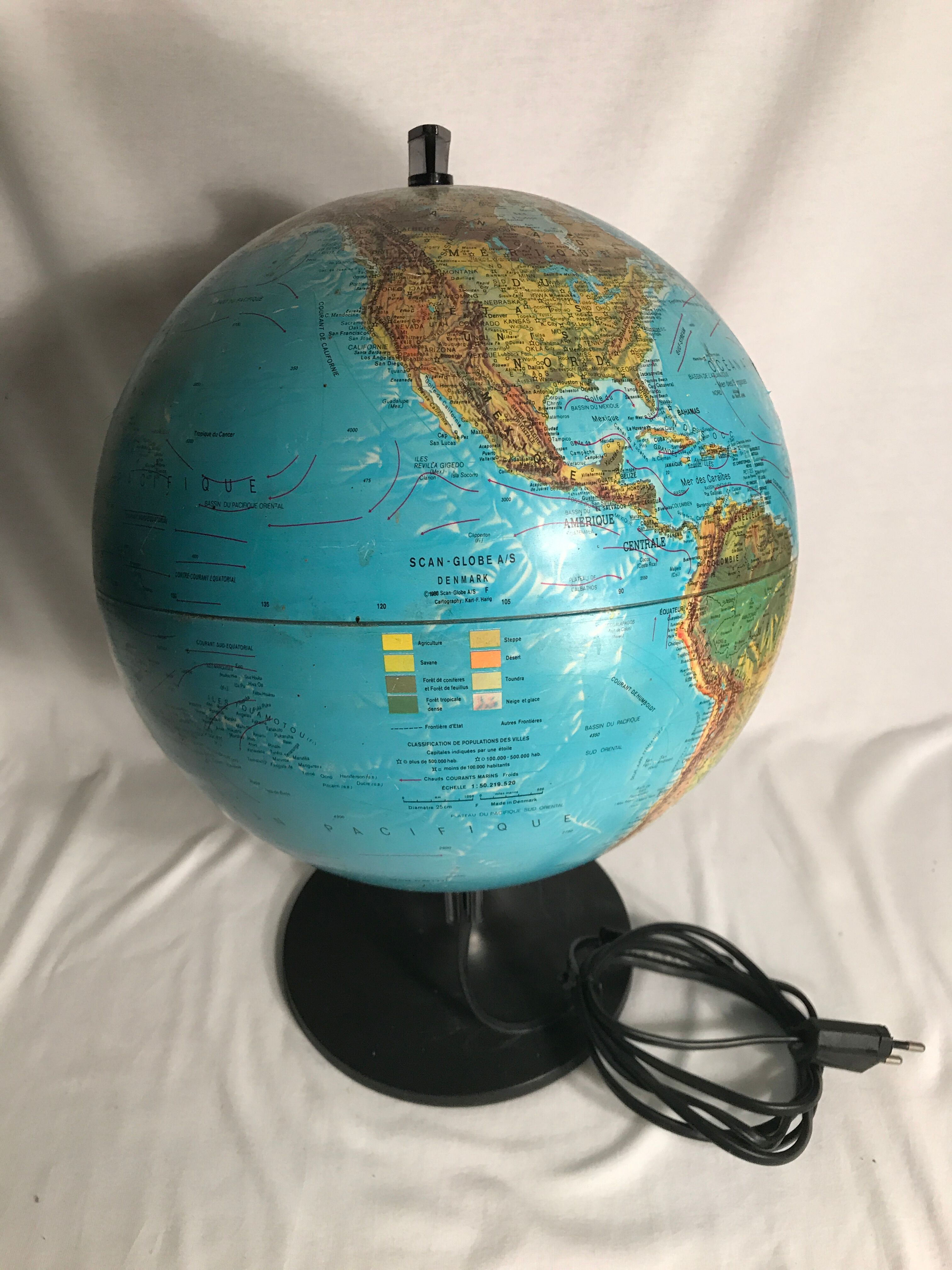 Globe Earth luminous globe scan type 5-z made in Denmark 1986