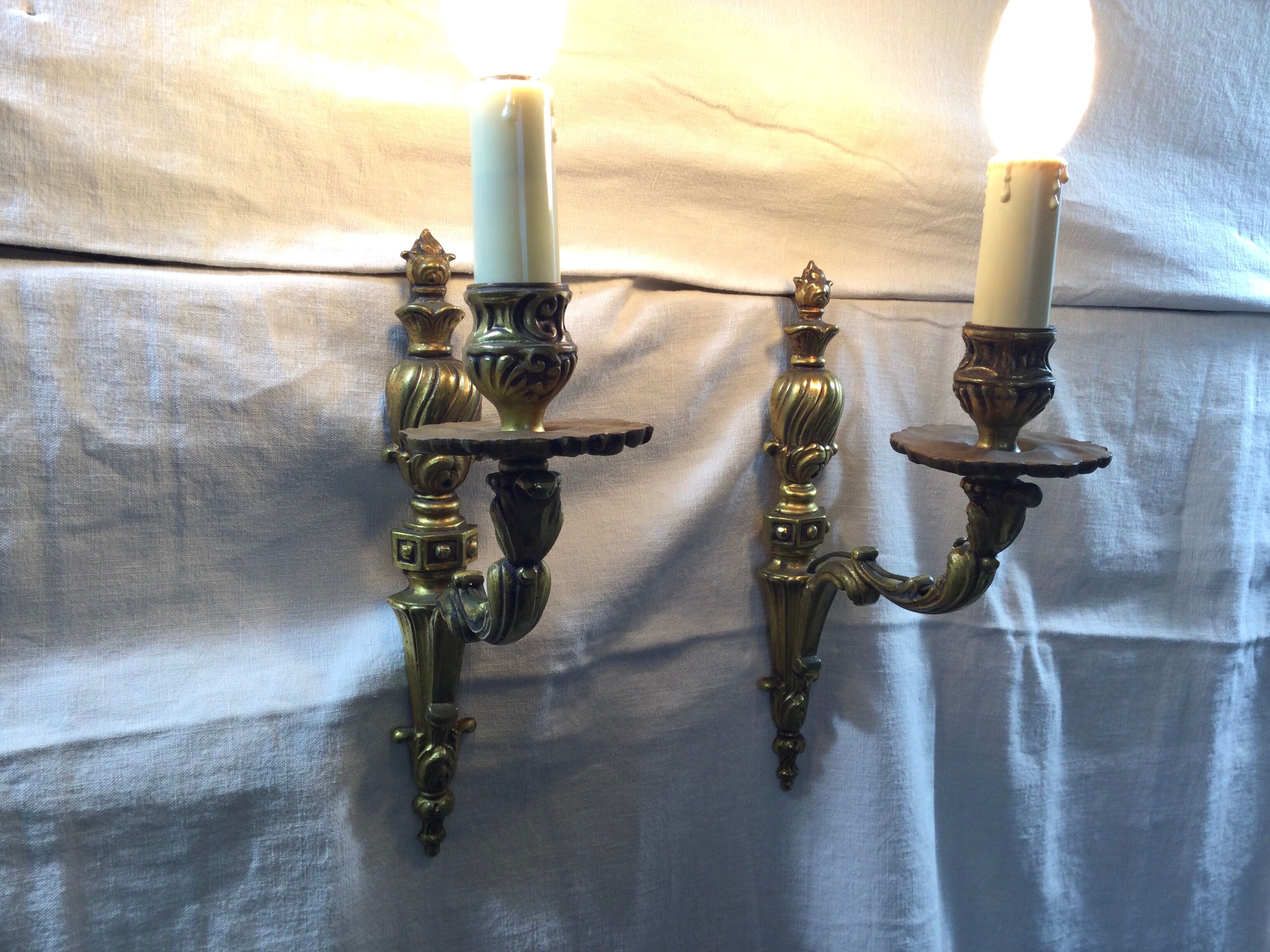 Pair of 1-light bronze wall lamp