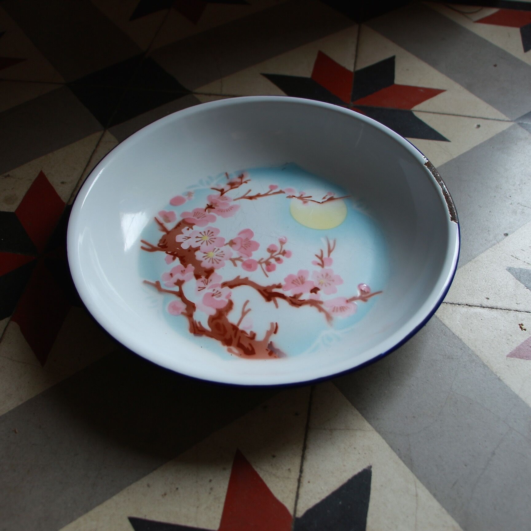 Enamelled plate/plate
