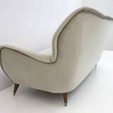Canapé en velours moderne du milieu du siècle attribué à Gio Ponti pour ISA, années 1950