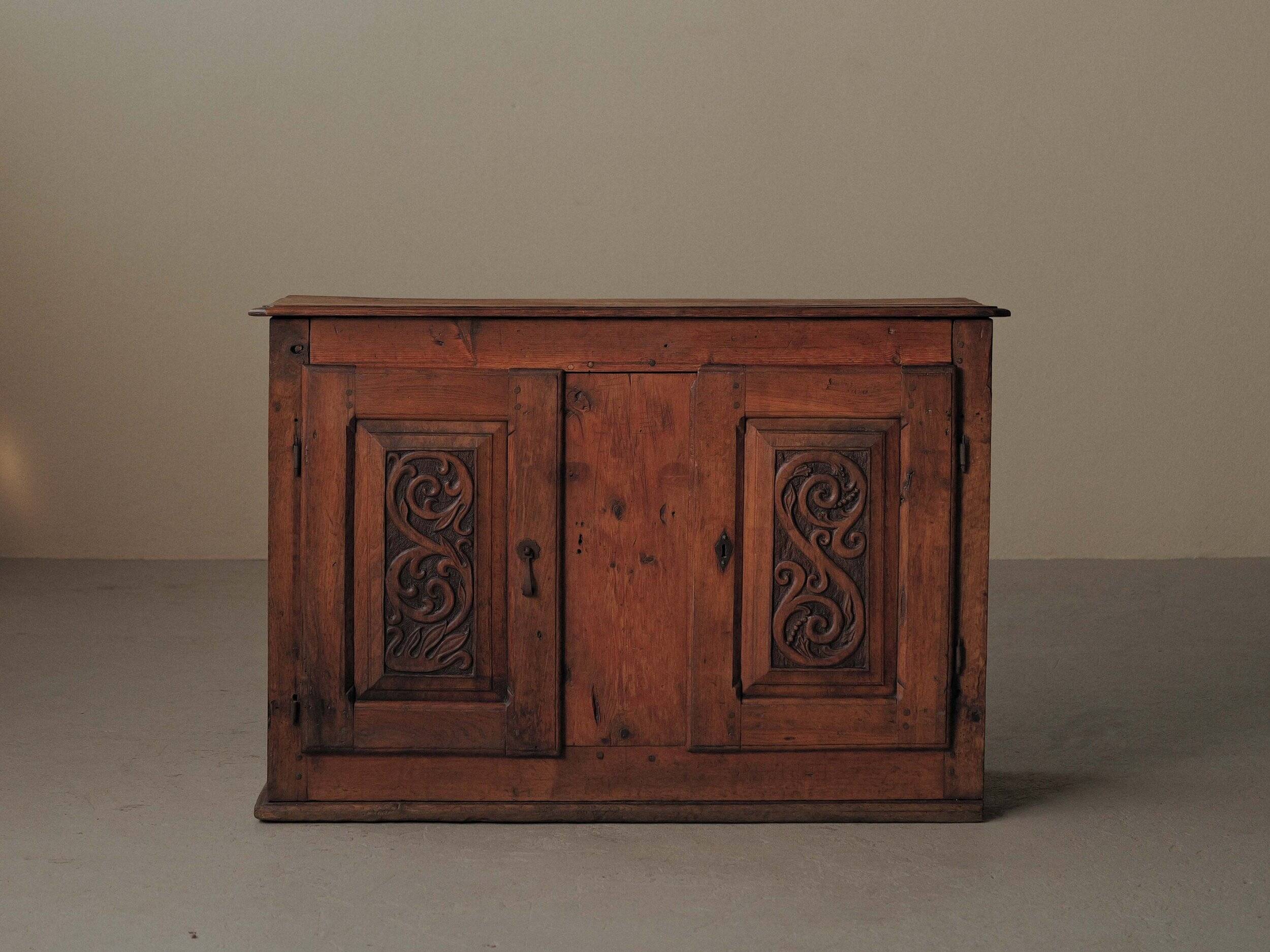 Mountain buffet in larch and solid pine, Folk art, 19th century